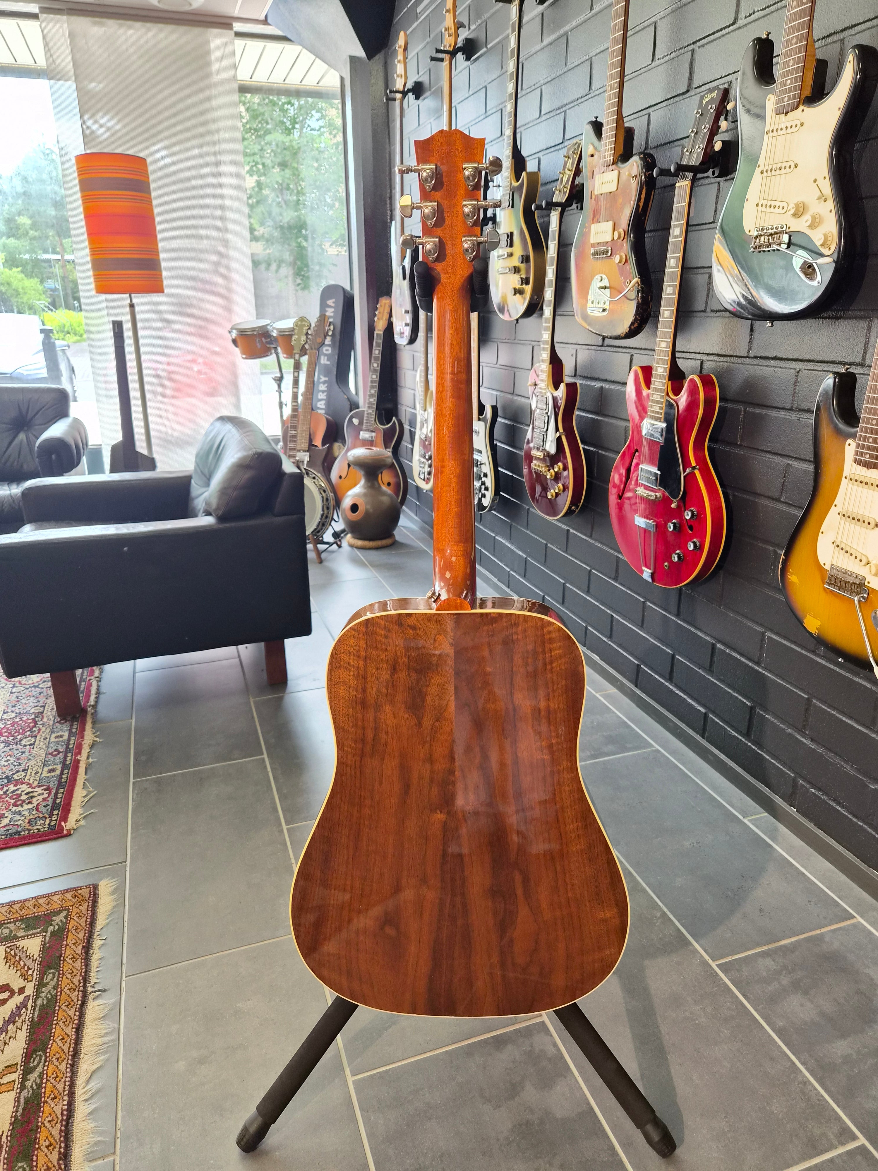 Gibson Montana Hummingbird Studio Natural 2019