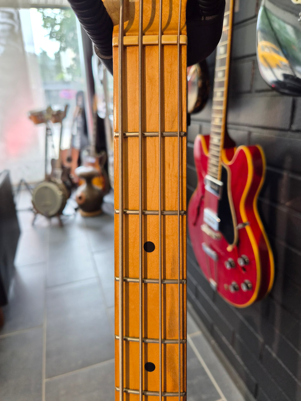 Yamaha Pulser Bass 400