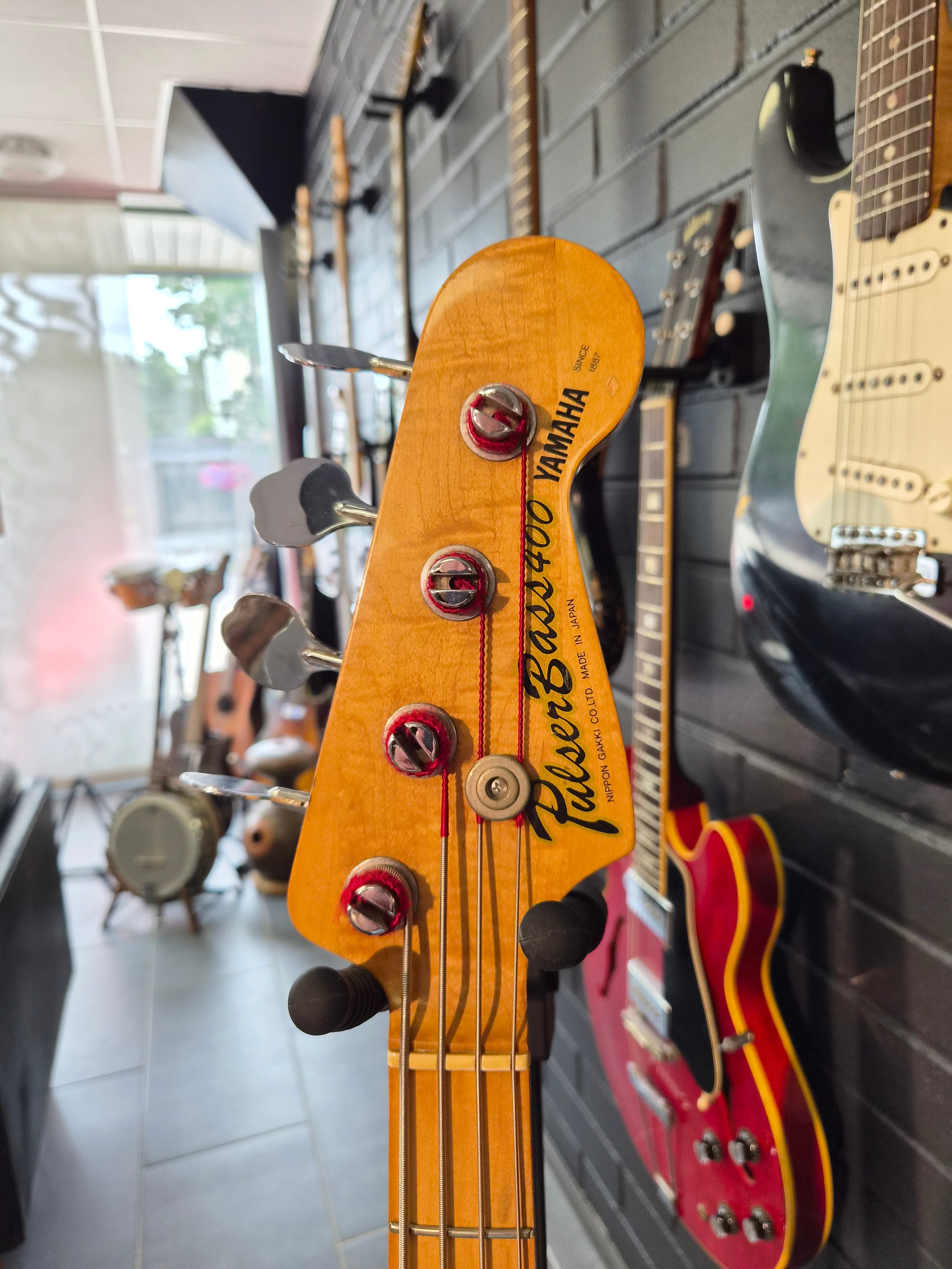 Yamaha Pulser Bass 400