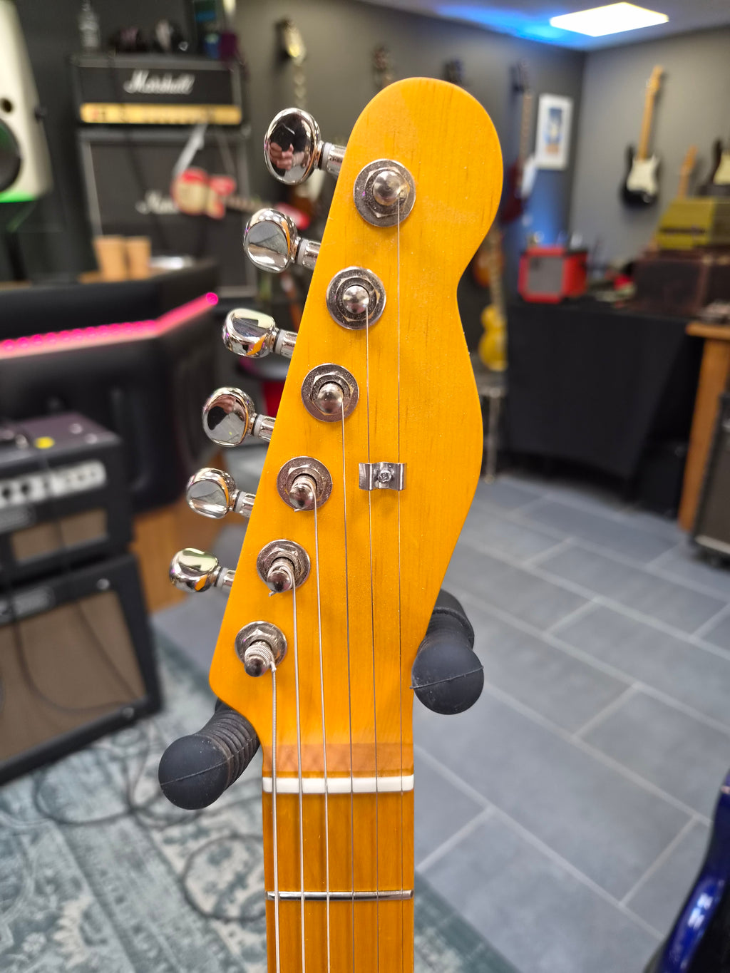 Parstcaster made from Fender Road Worn, Bareknuckle Pickups and No Name Neck