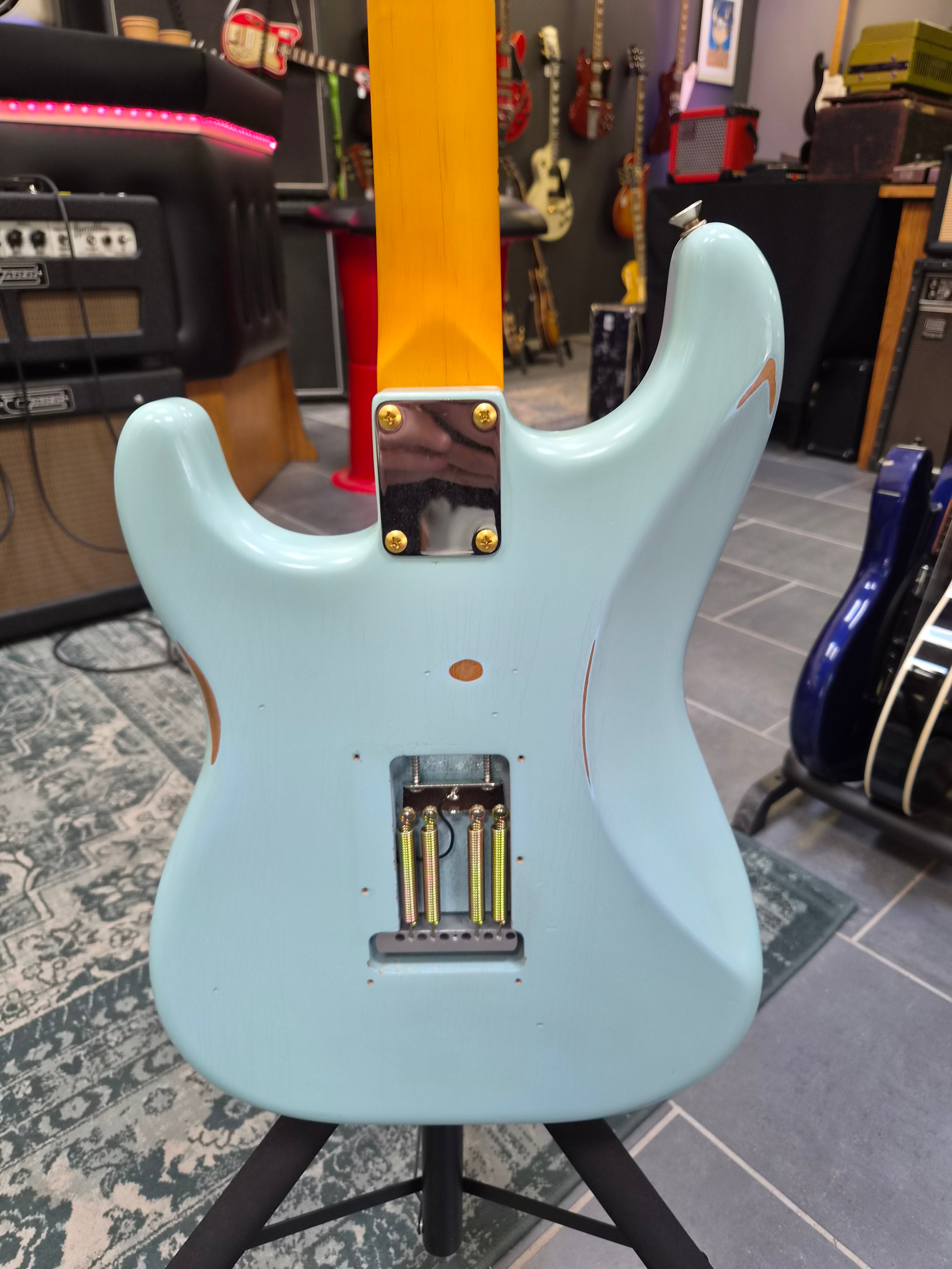 Parstcaster made from Fender Road Worn, Bareknuckle Pickups and No Name Neck