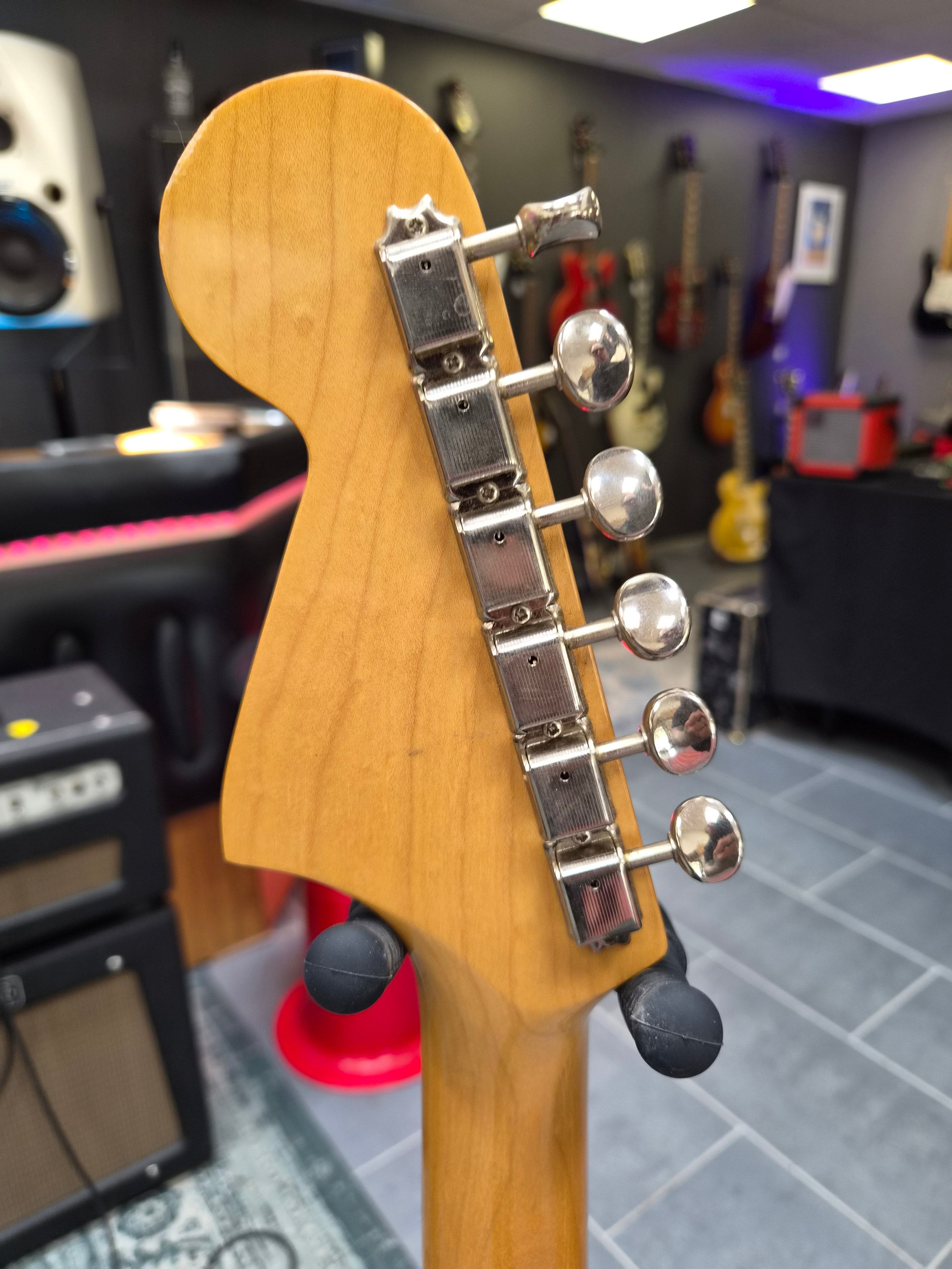 Fender 62 Jaguar Reissue Candy Apple Red MIJ