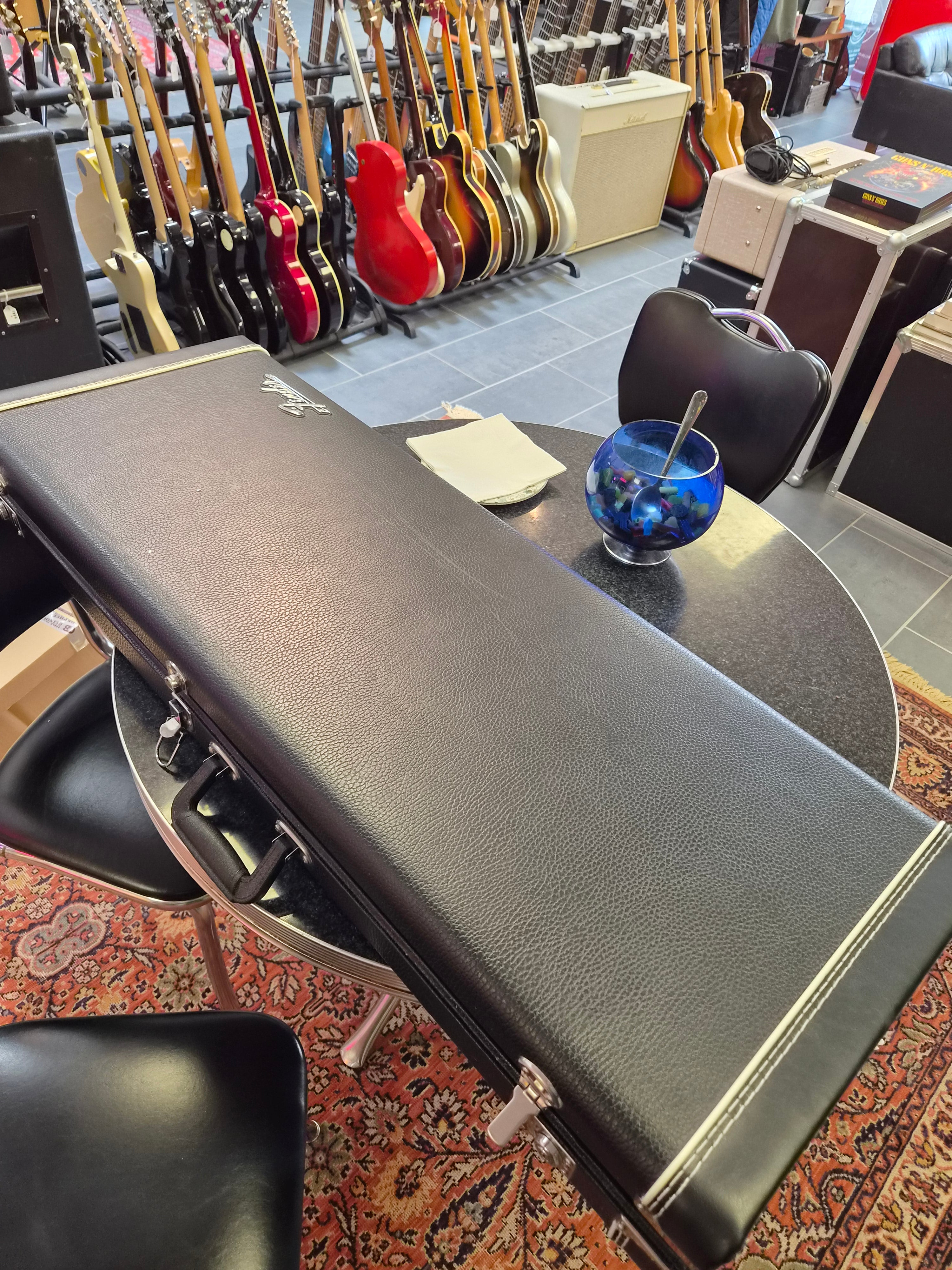 Fender Jaguar Classic 60s Lacquer Lake Placid Blue