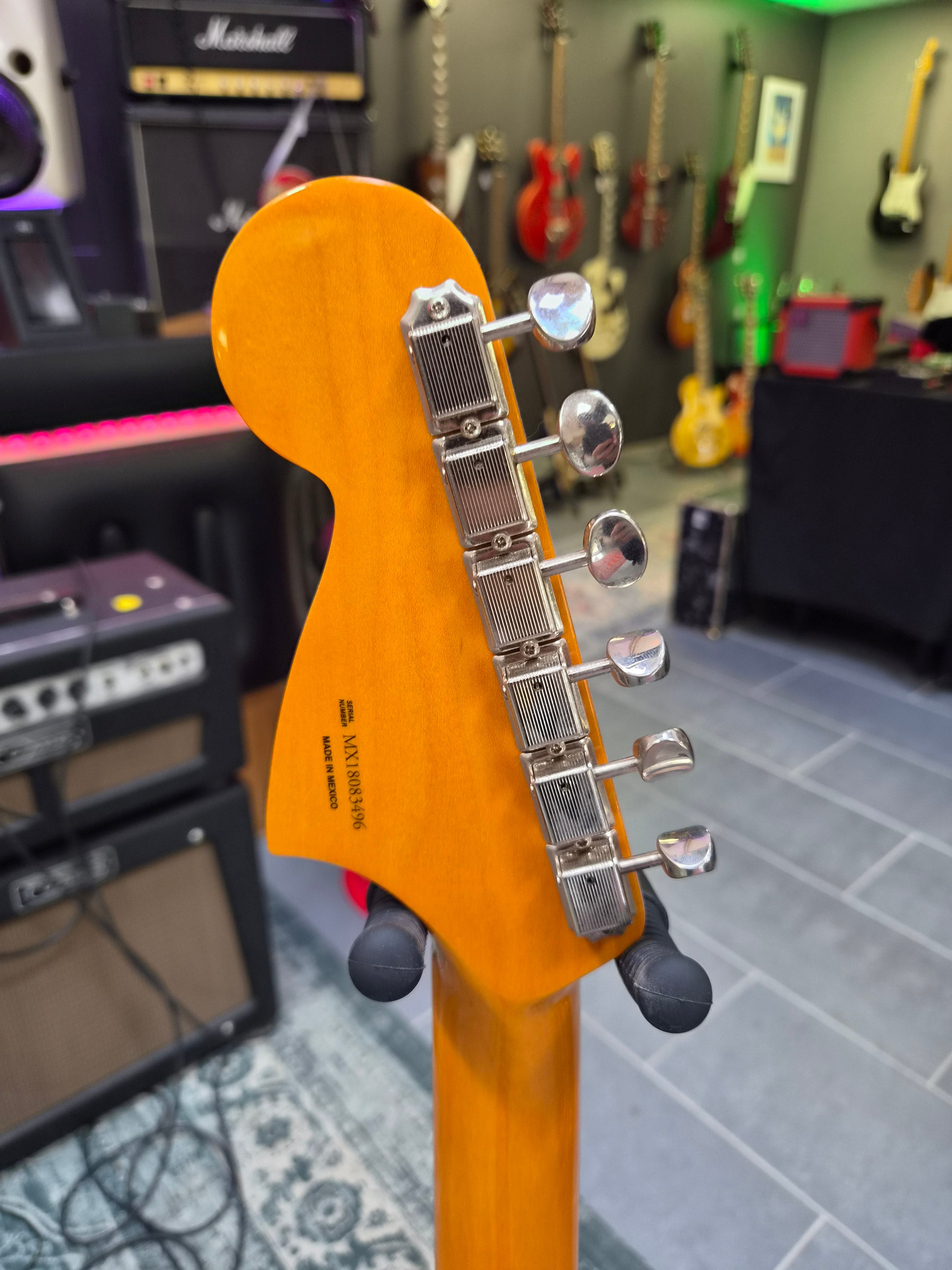 Fender Jaguar Classic 60s Lacquer Lake Placid Blue