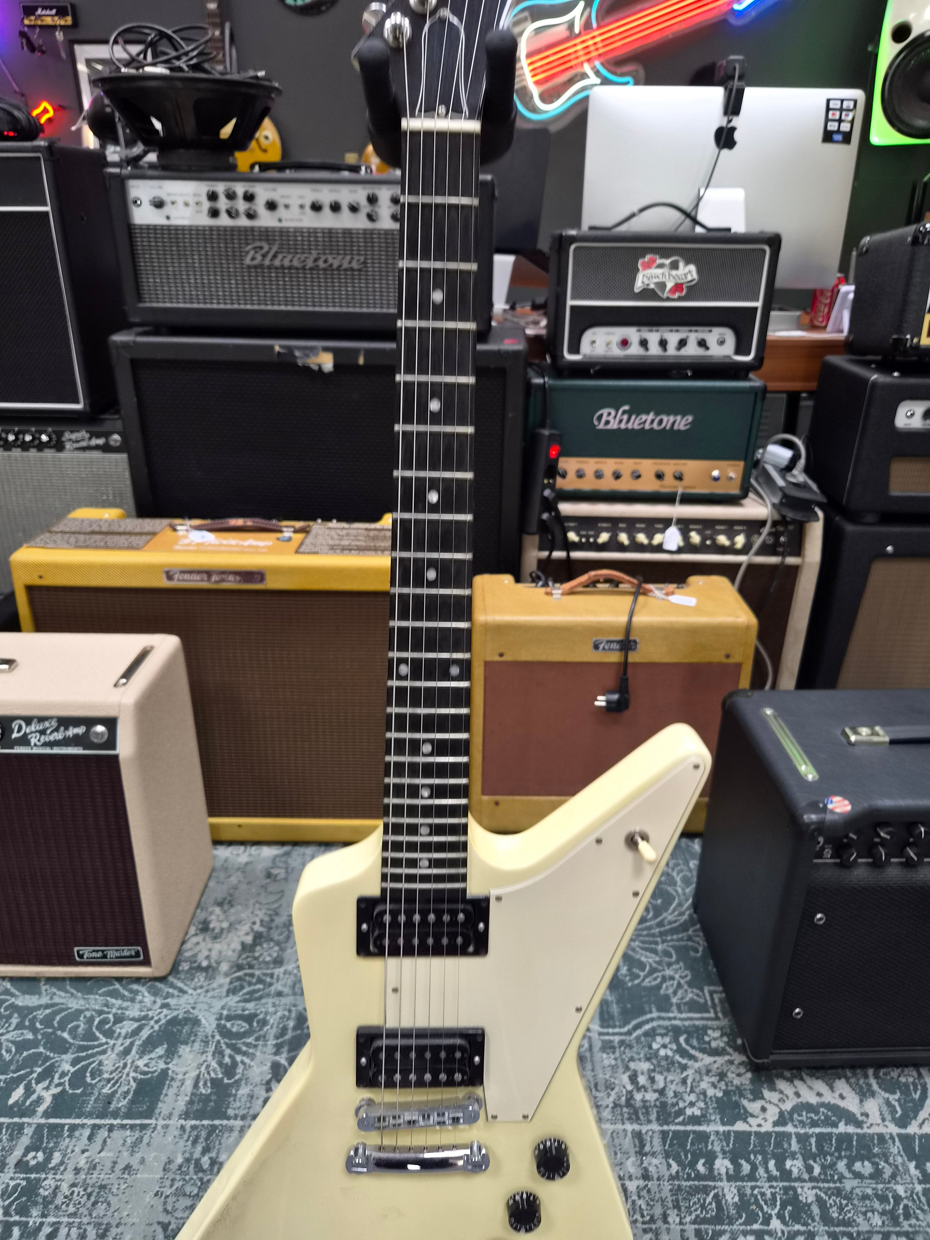 Gibson Explorer ’76 Reissue Classic White 2005