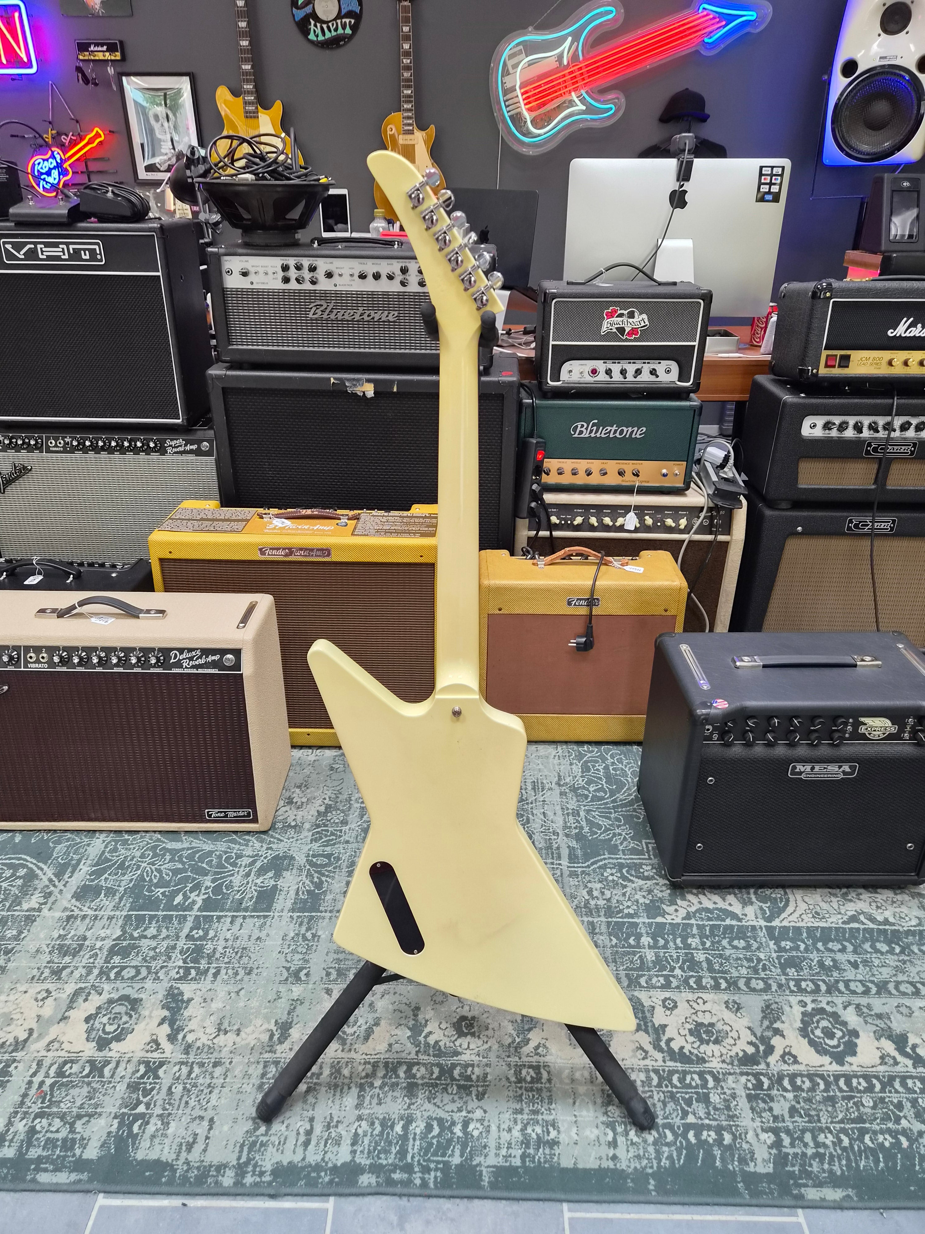 Gibson Explorer ’76 Reissue Classic White 2005