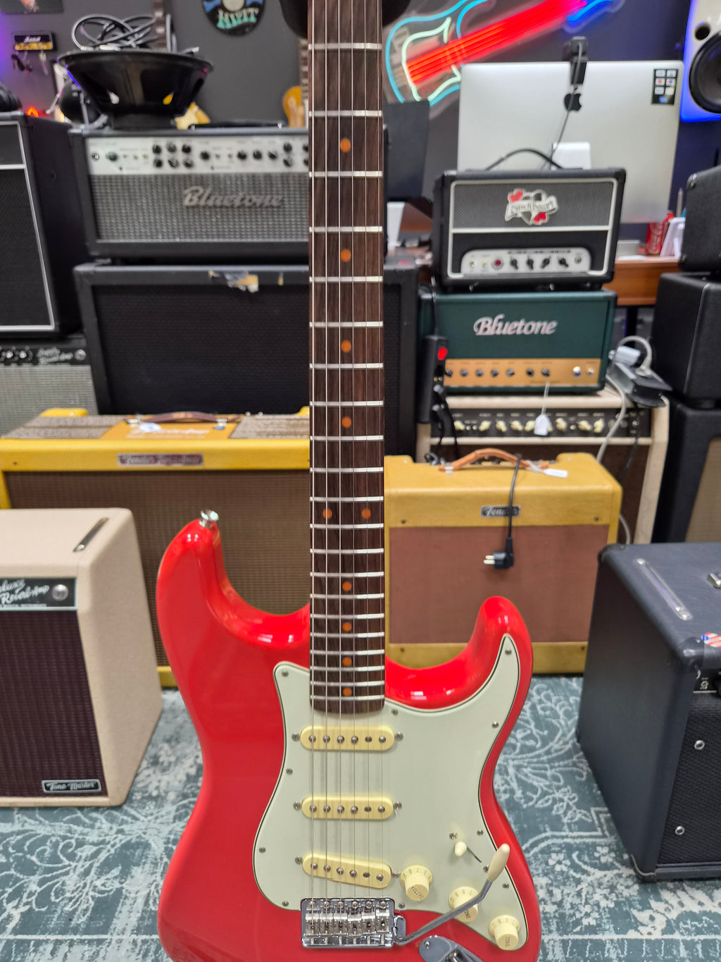 Fender American Vintage II 61 Stratocaster Fiesta Red