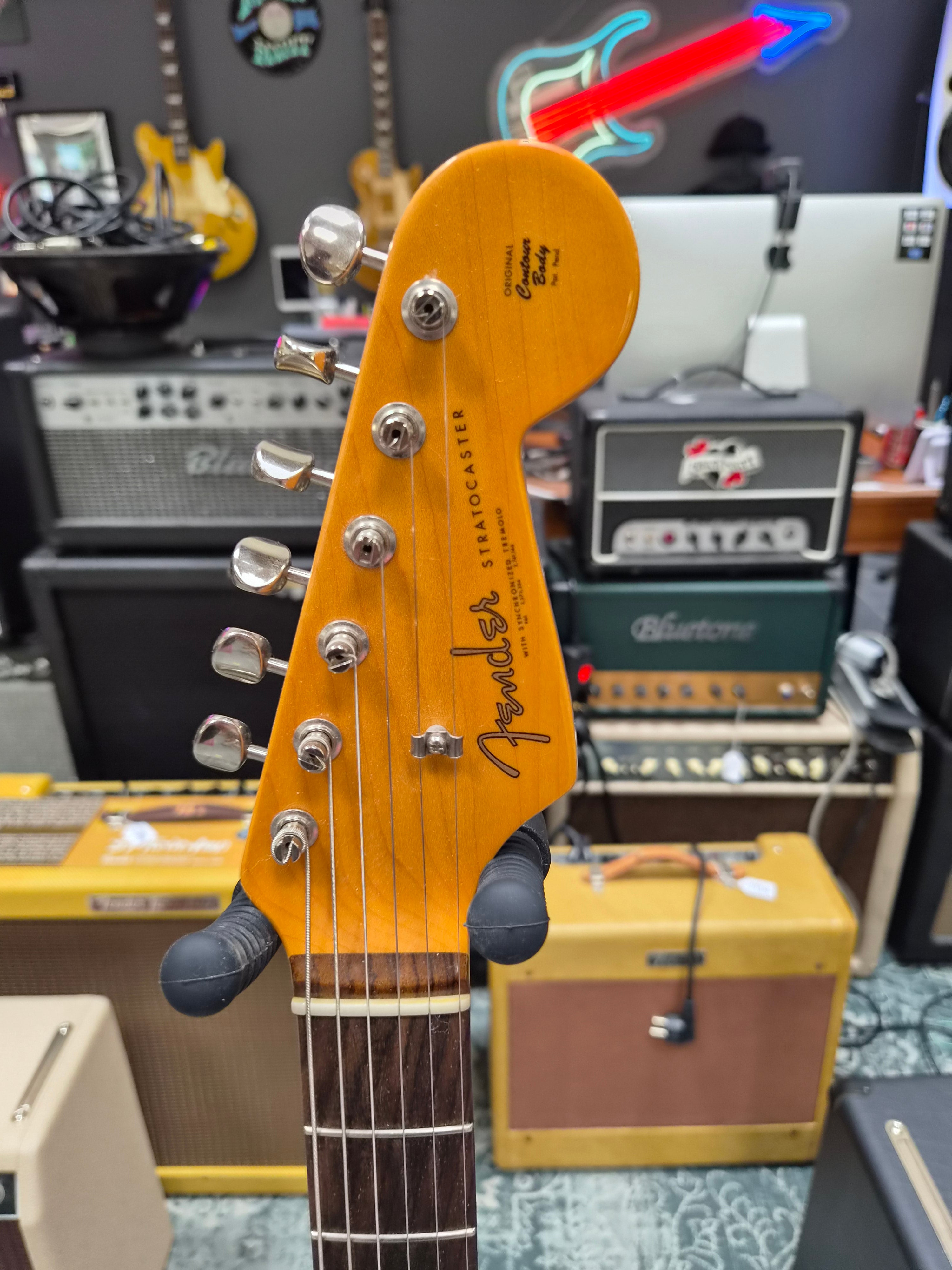 Fender American Vintage II 61 Stratocaster Fiesta Red