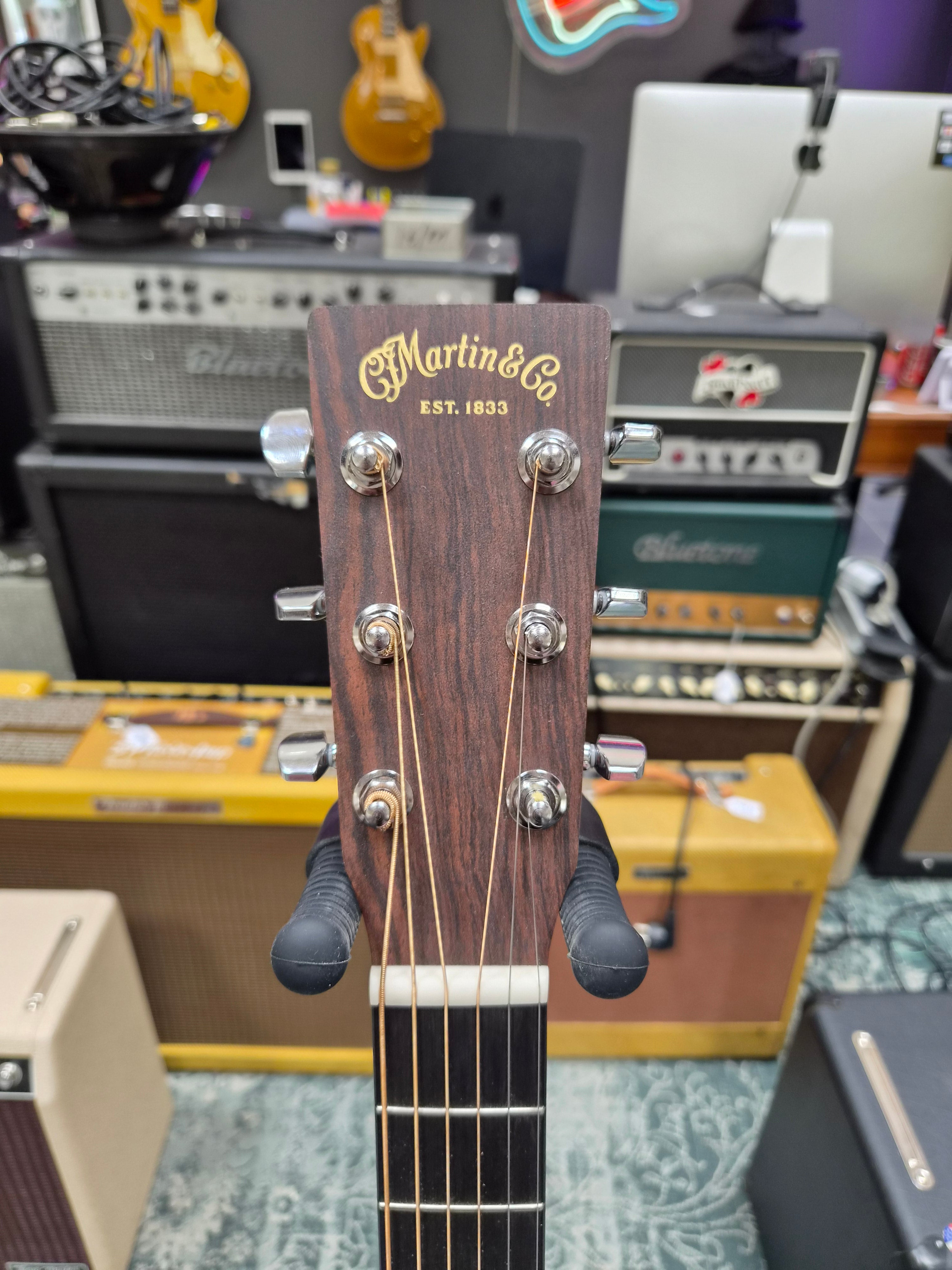 Martin Road Series 000-10E