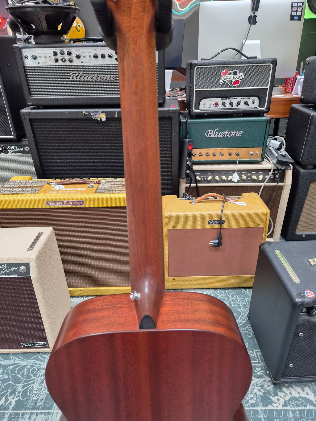 Martin Road Series 000-10E
