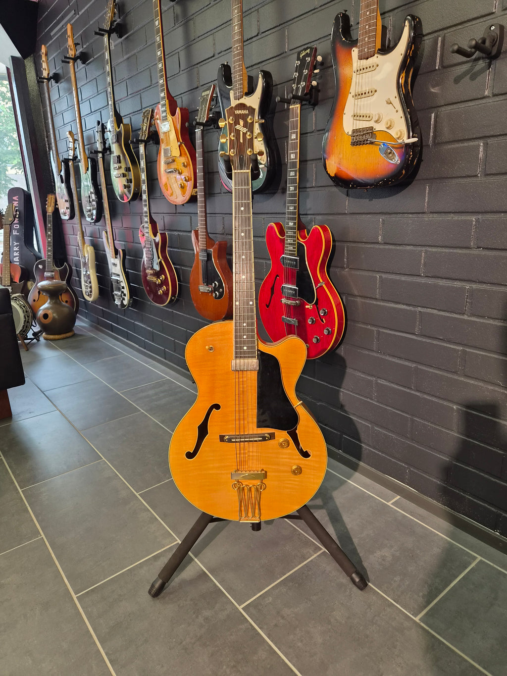 Yamaha AEX1500 Martin Taylor Archtop