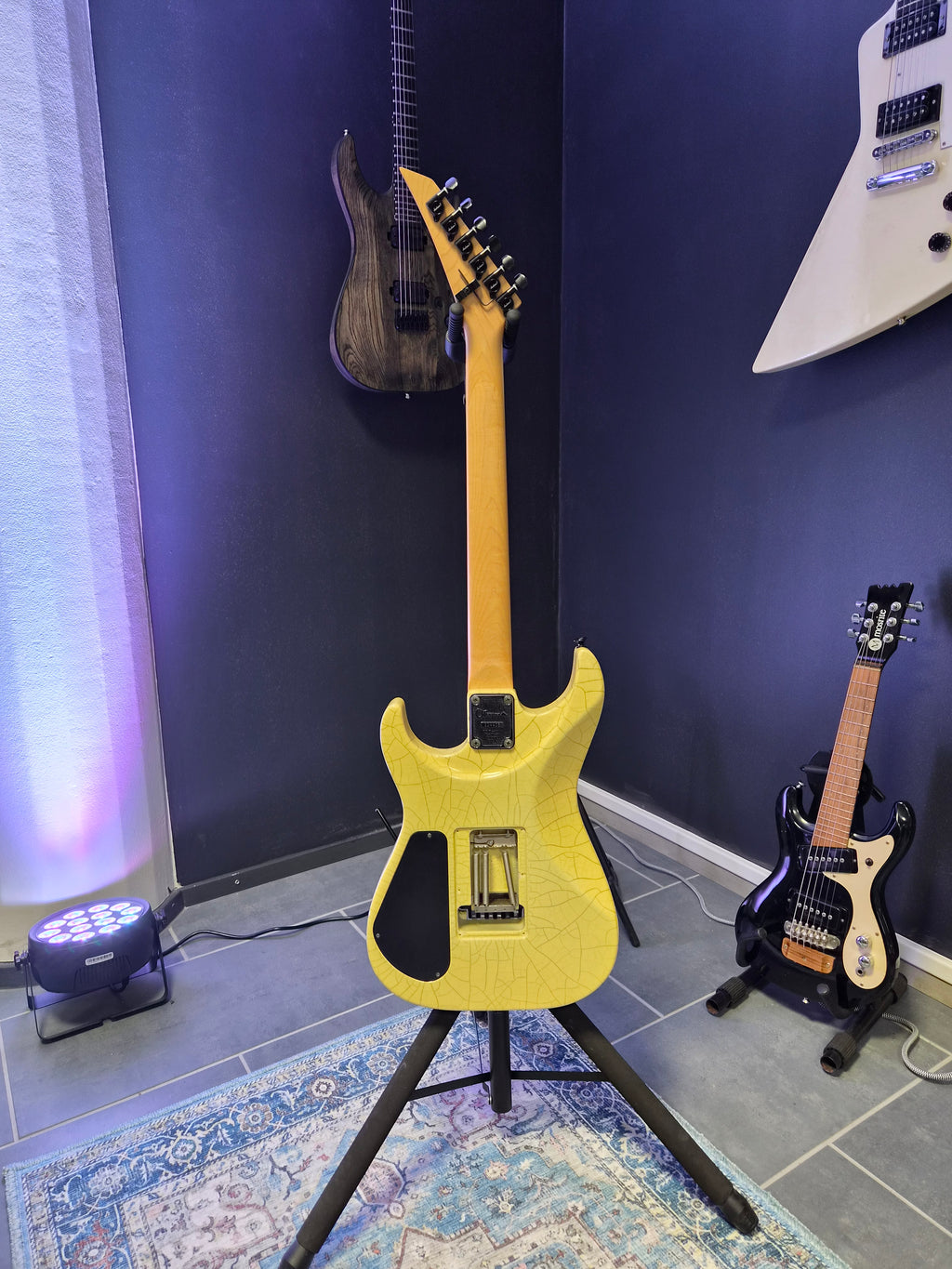 Charvel 475 Deluxe Desert Crackle 1989-1991