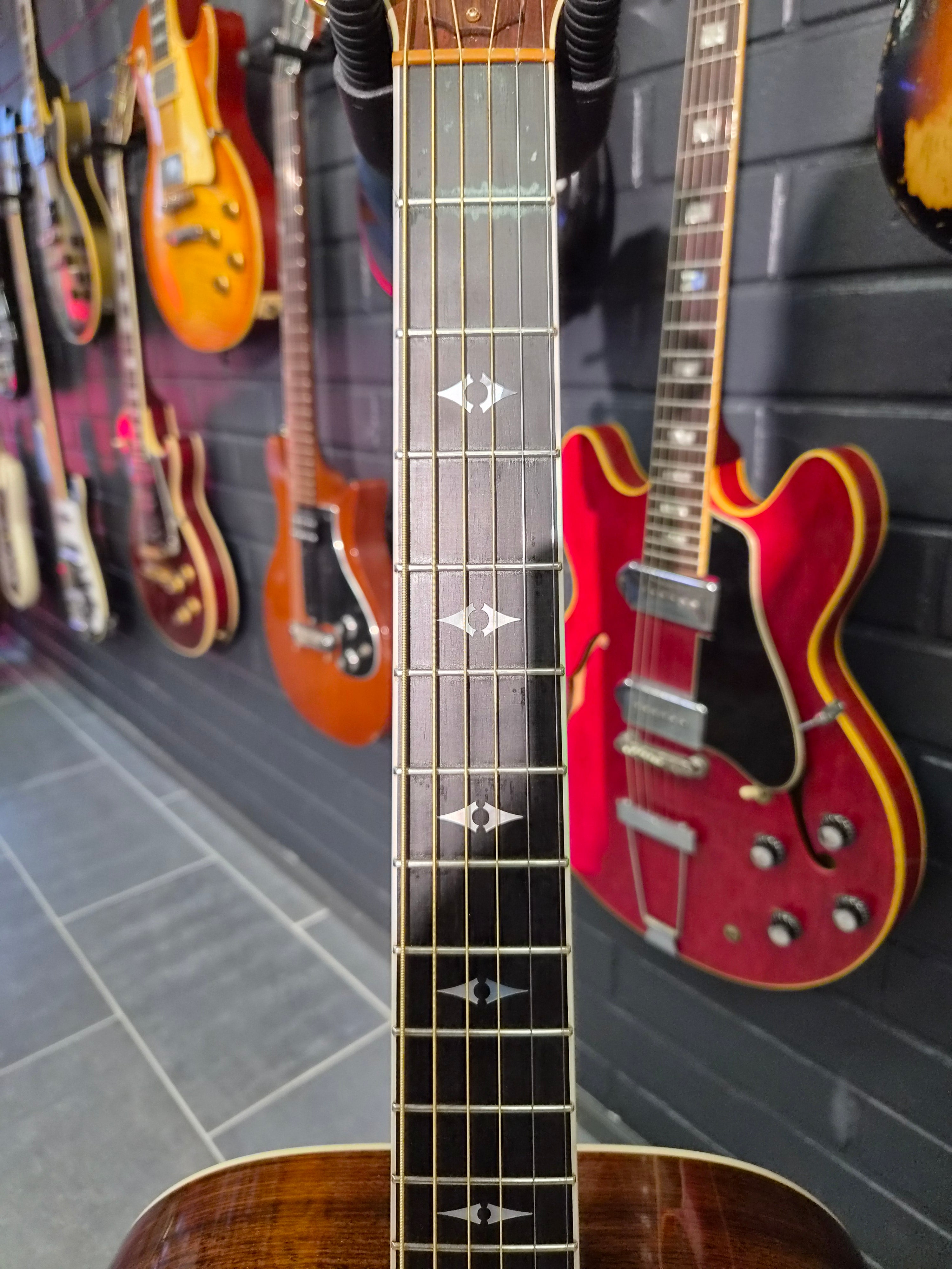 Taylor 810 "Ken Hensley"