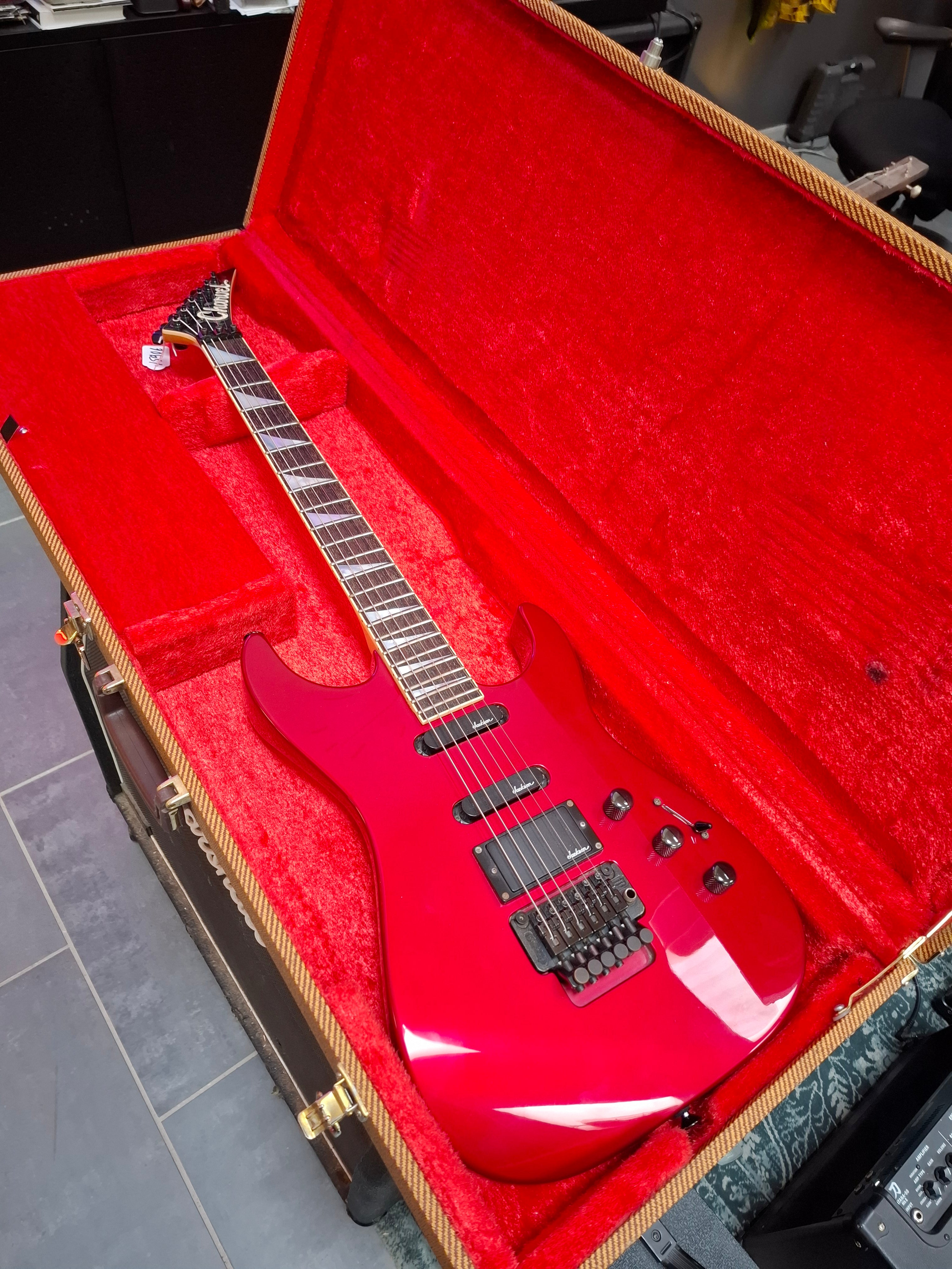 Charvel 475 Deluxe Magenta 1989-1991