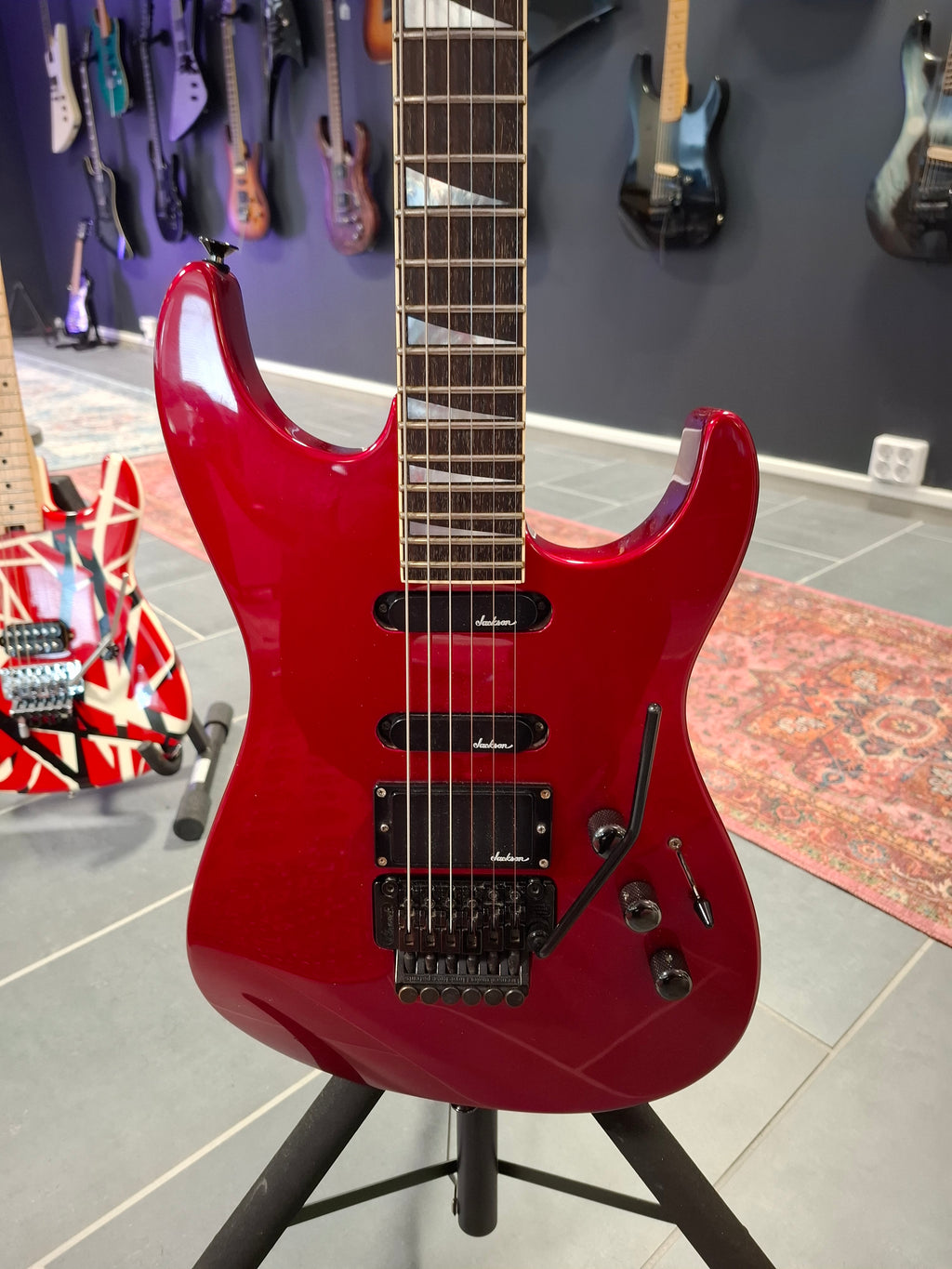 Charvel 475 Deluxe Magenta 1989-1991