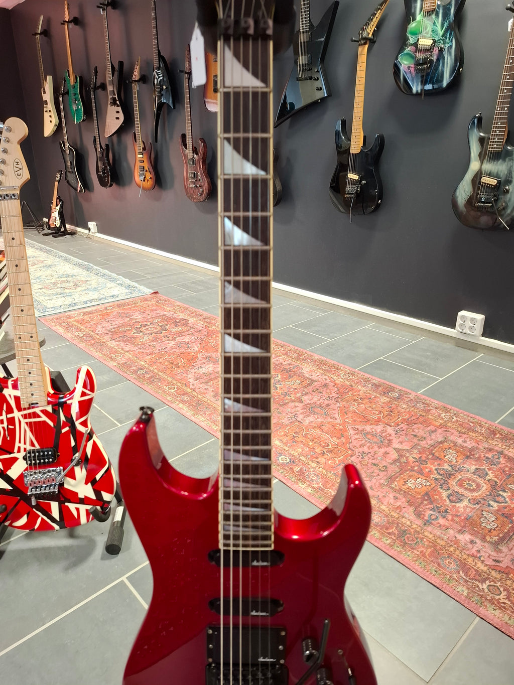 Charvel 475 Deluxe Magenta 1989-1991