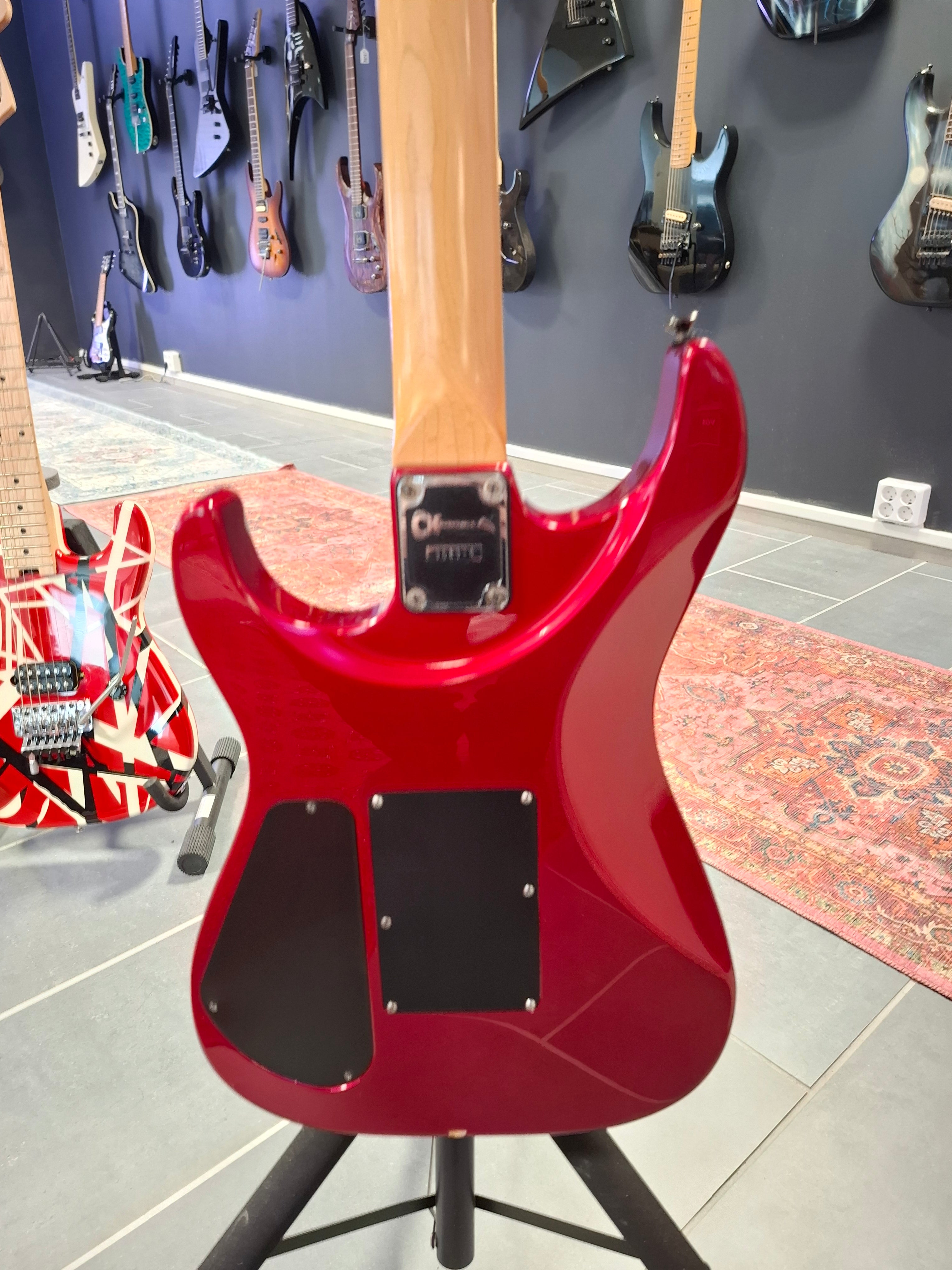 Charvel 475 Deluxe Magenta 1989-1991
