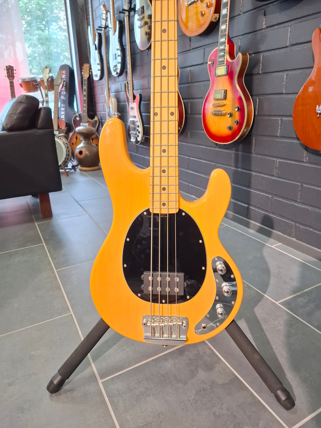 Sterling By Music Man Stingray Classic 24 Butterscotch