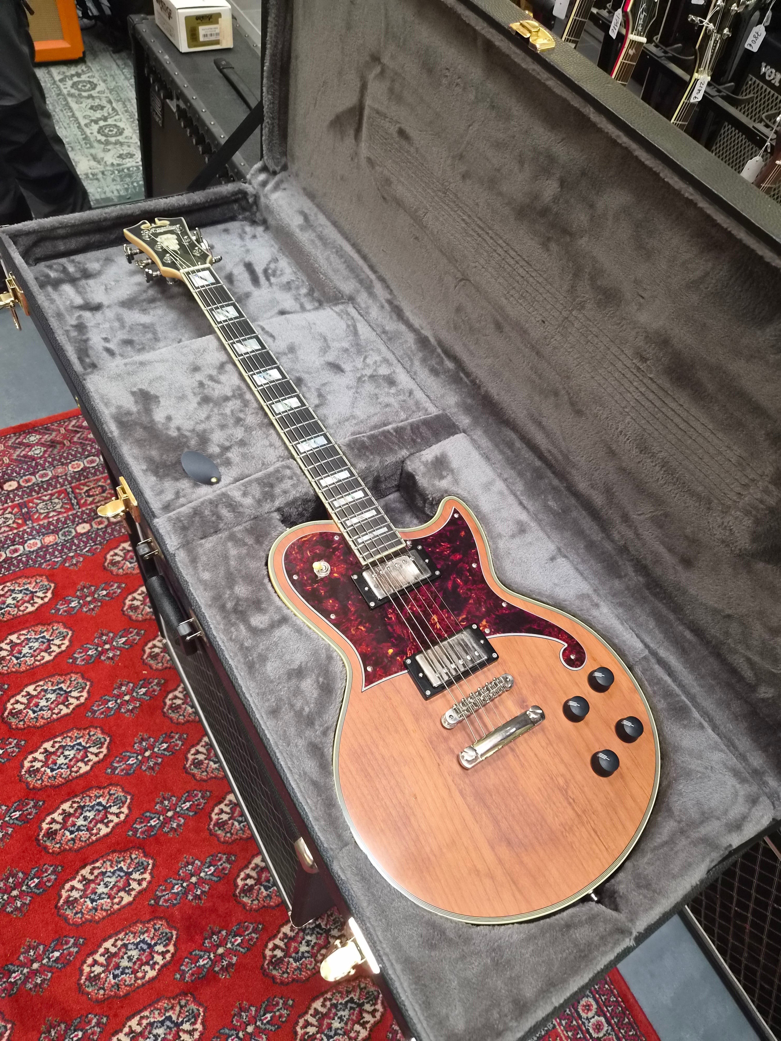 D´Angelico DLX Atlantic Baritone Walnut