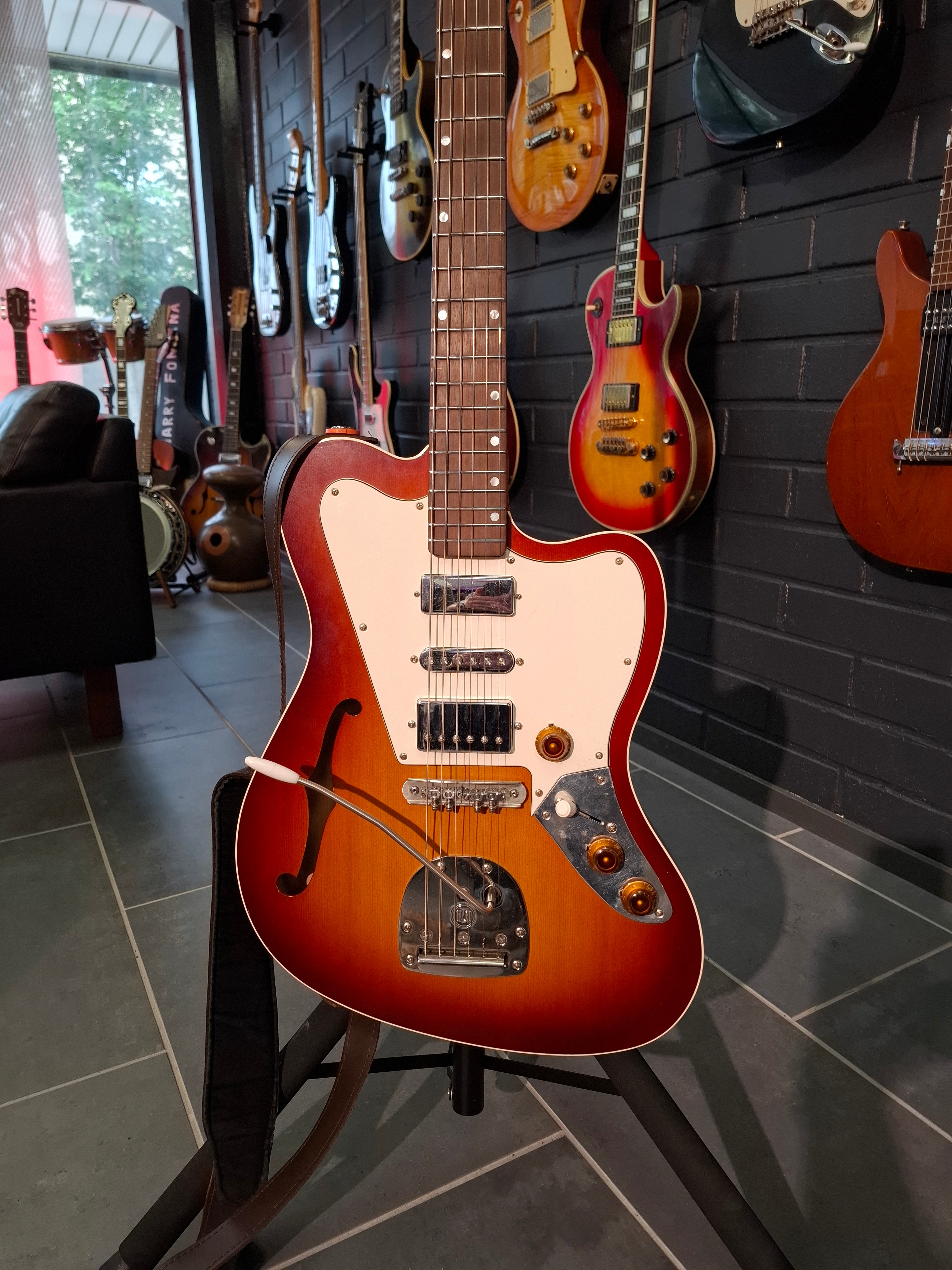 Vuorensaku Thinline Custom