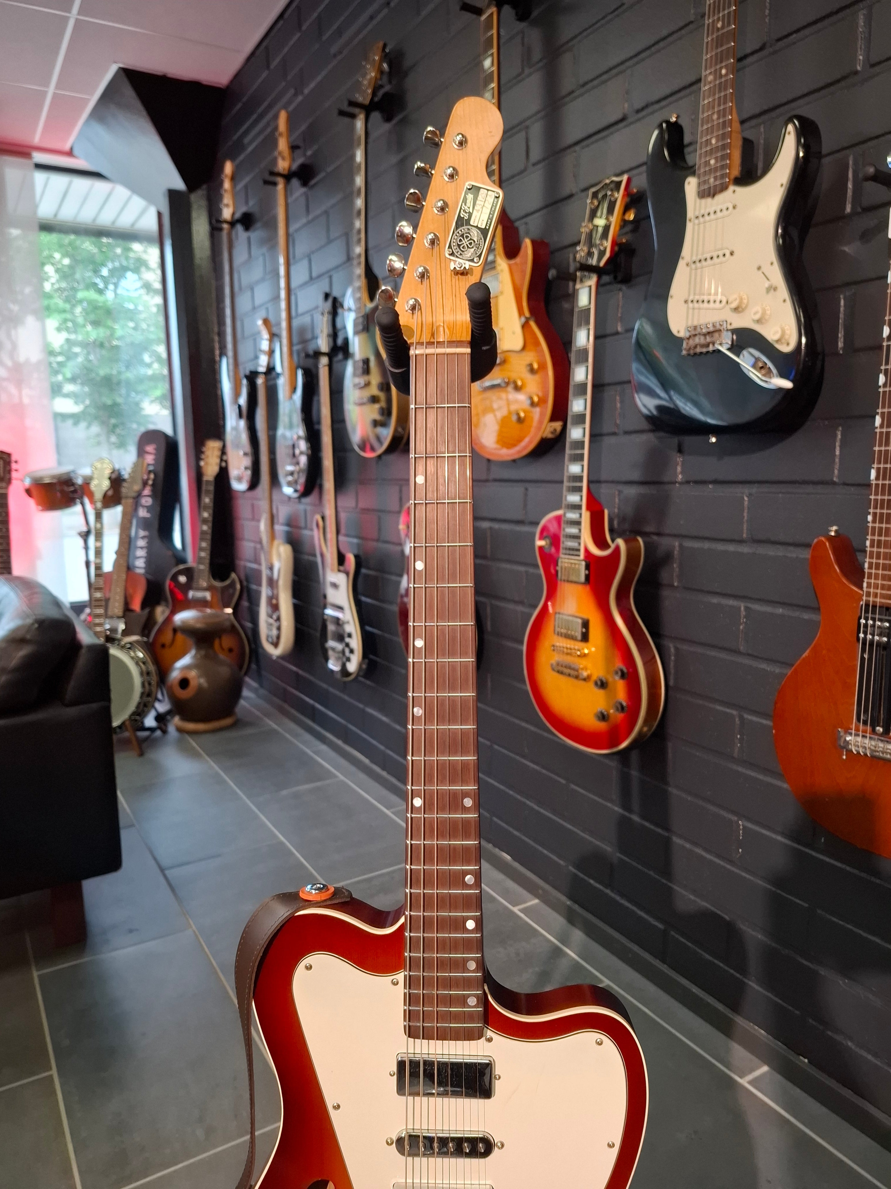 Vuorensaku Thinline Custom