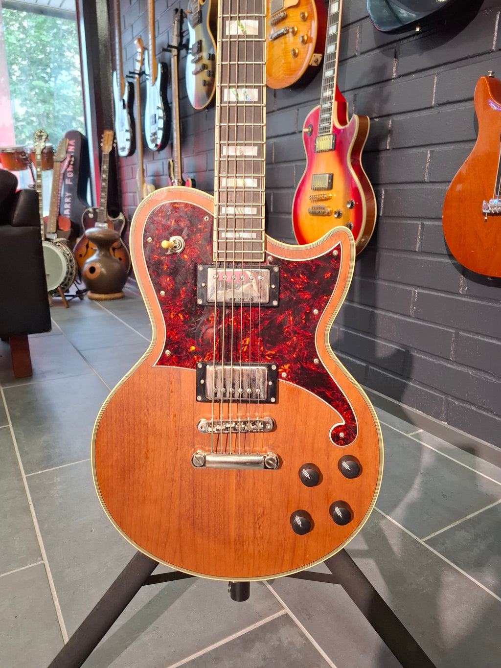 D´Angelico DLX Atlantic Baritone Walnut