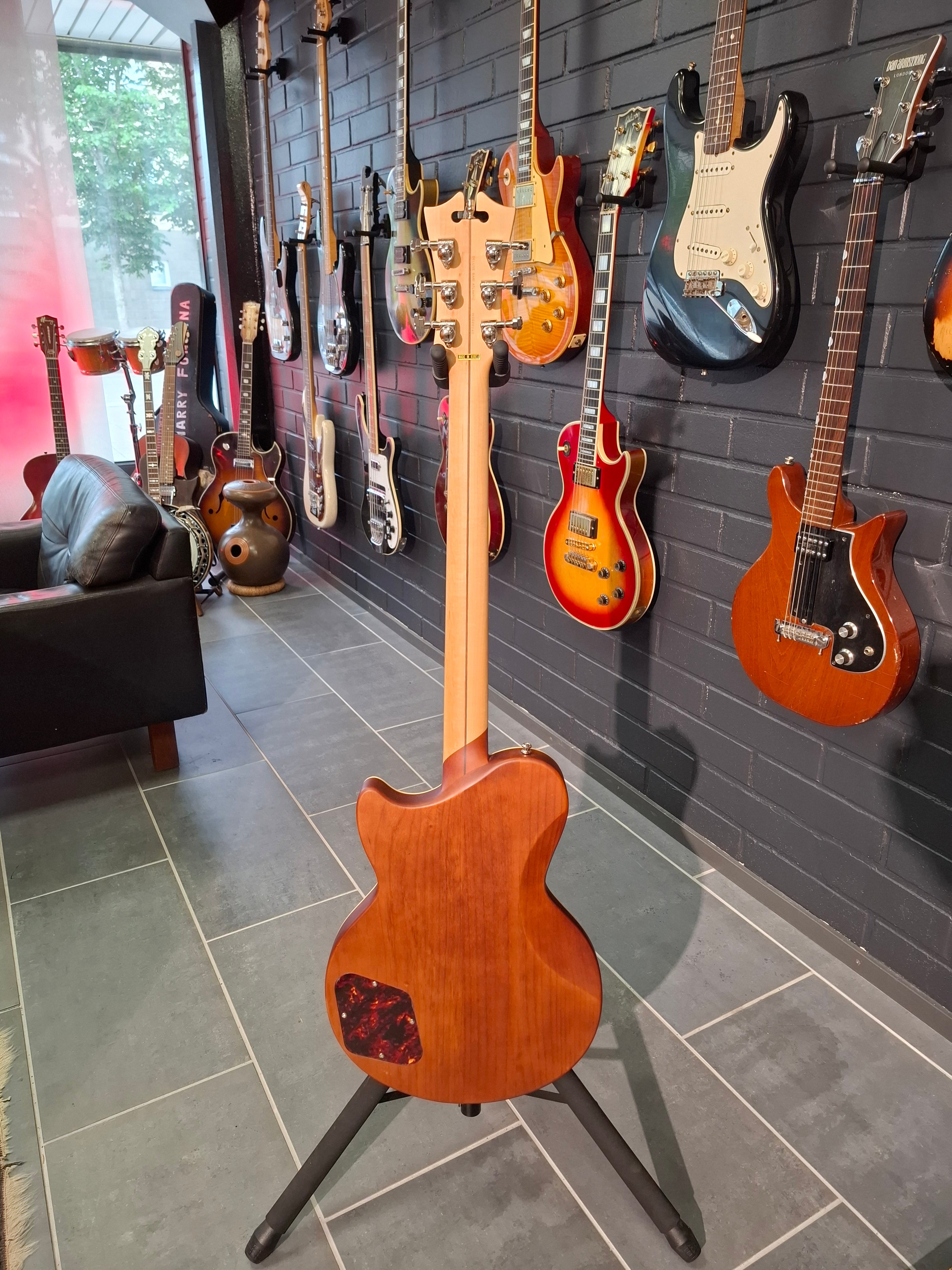 D´Angelico DLX Atlantic Baritone Walnut