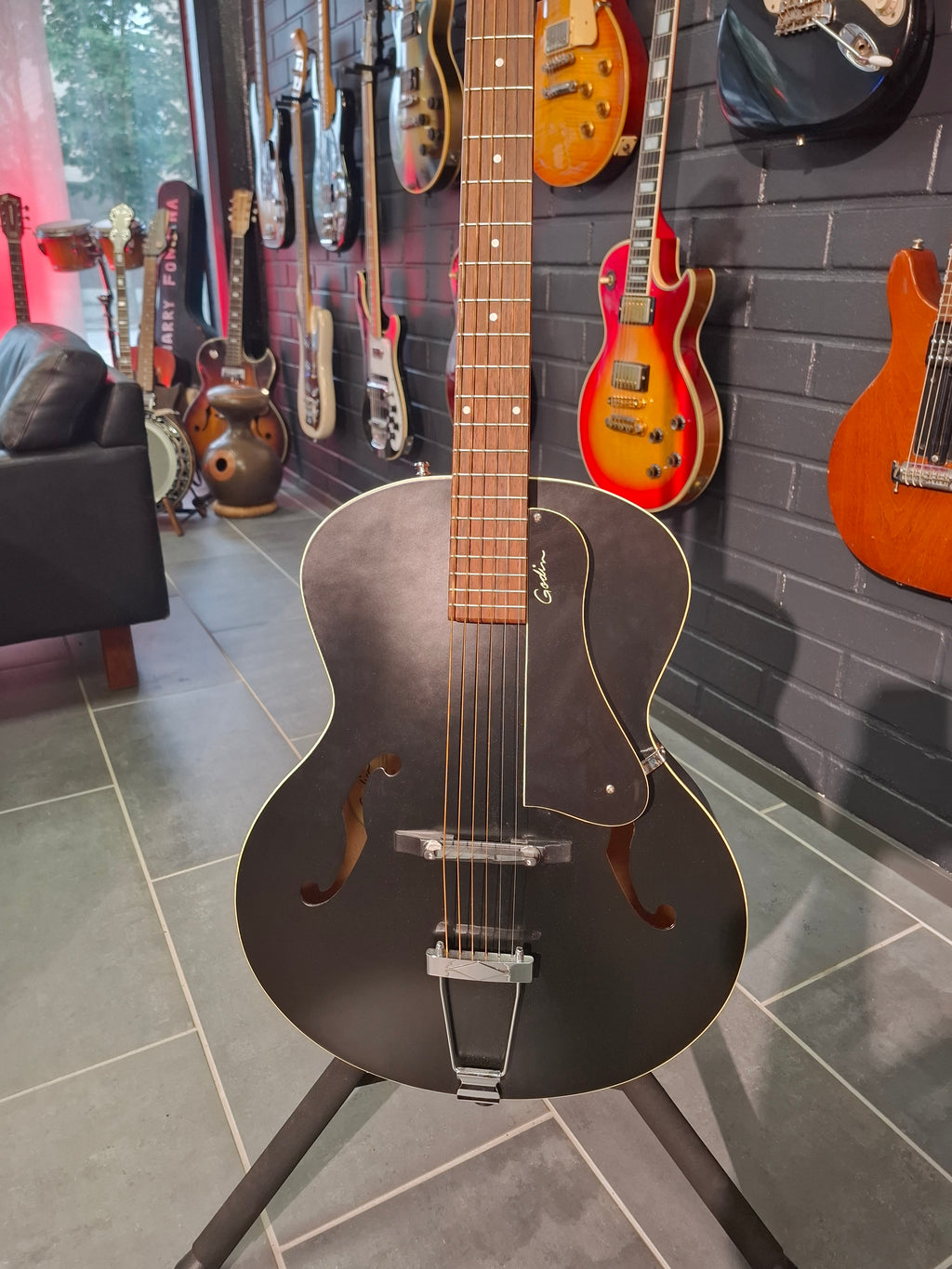 Godin 5th Avenue Black SG