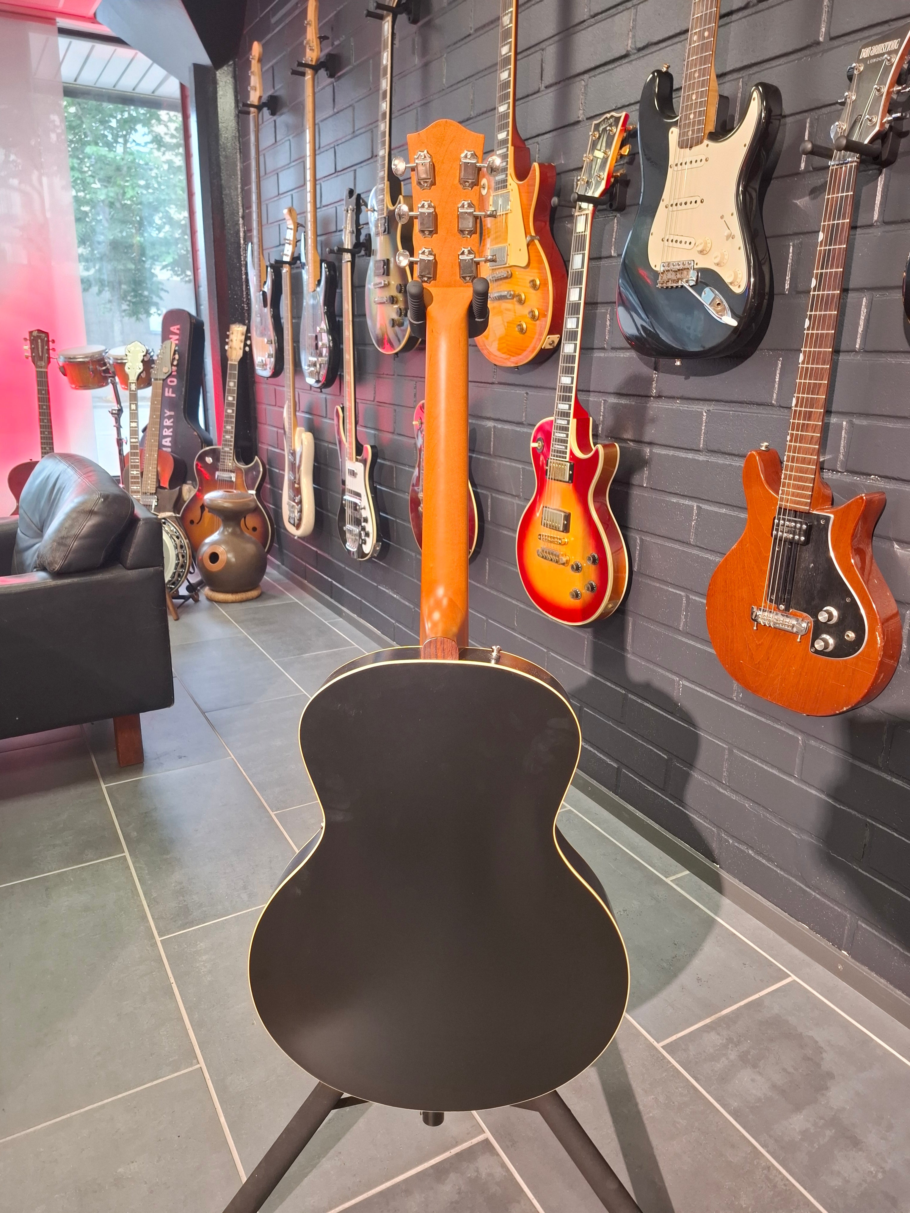 Godin 5th Avenue Black SG