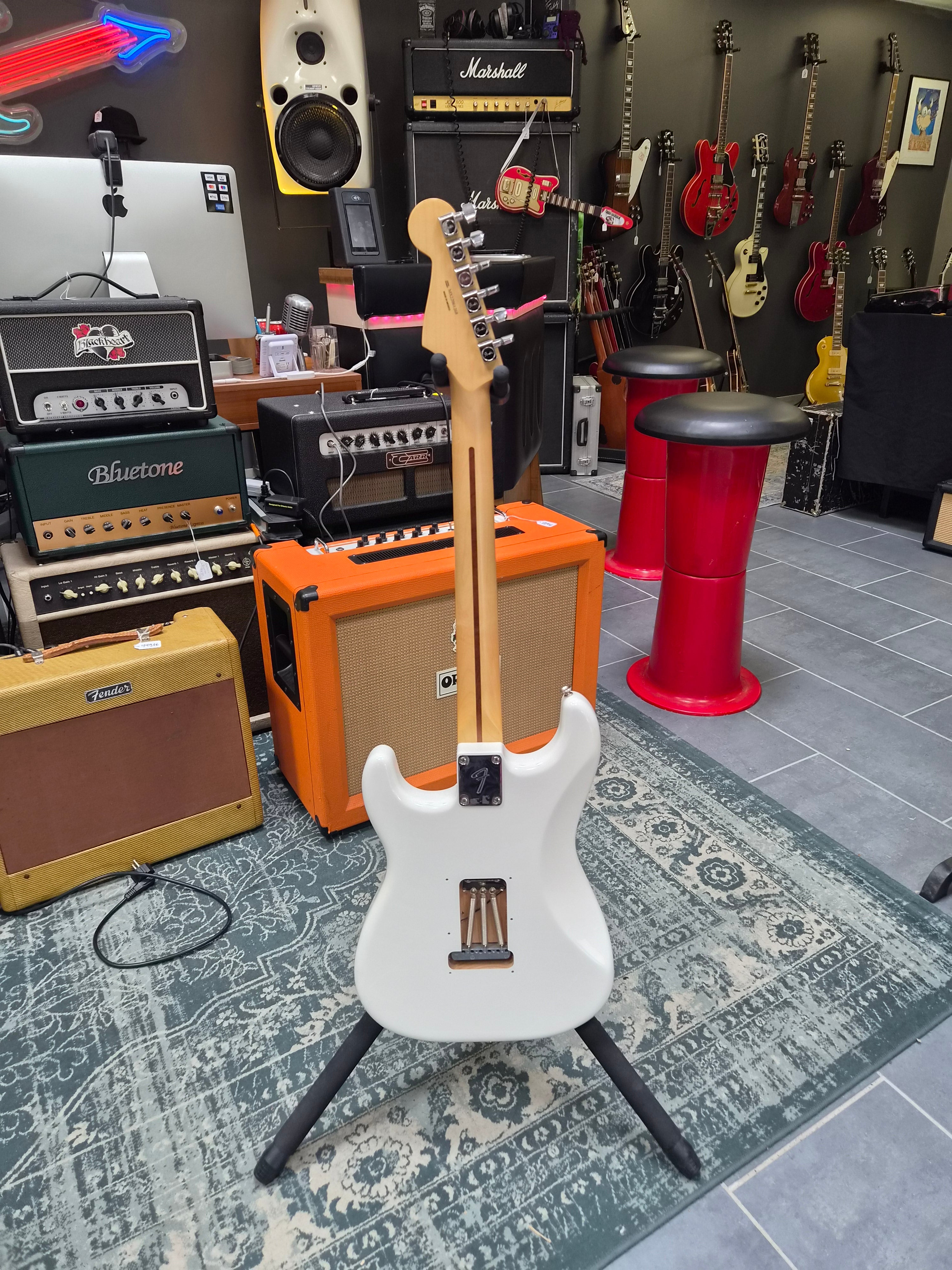 Fender Player Stratocaster HSS 2022 Olympic White
