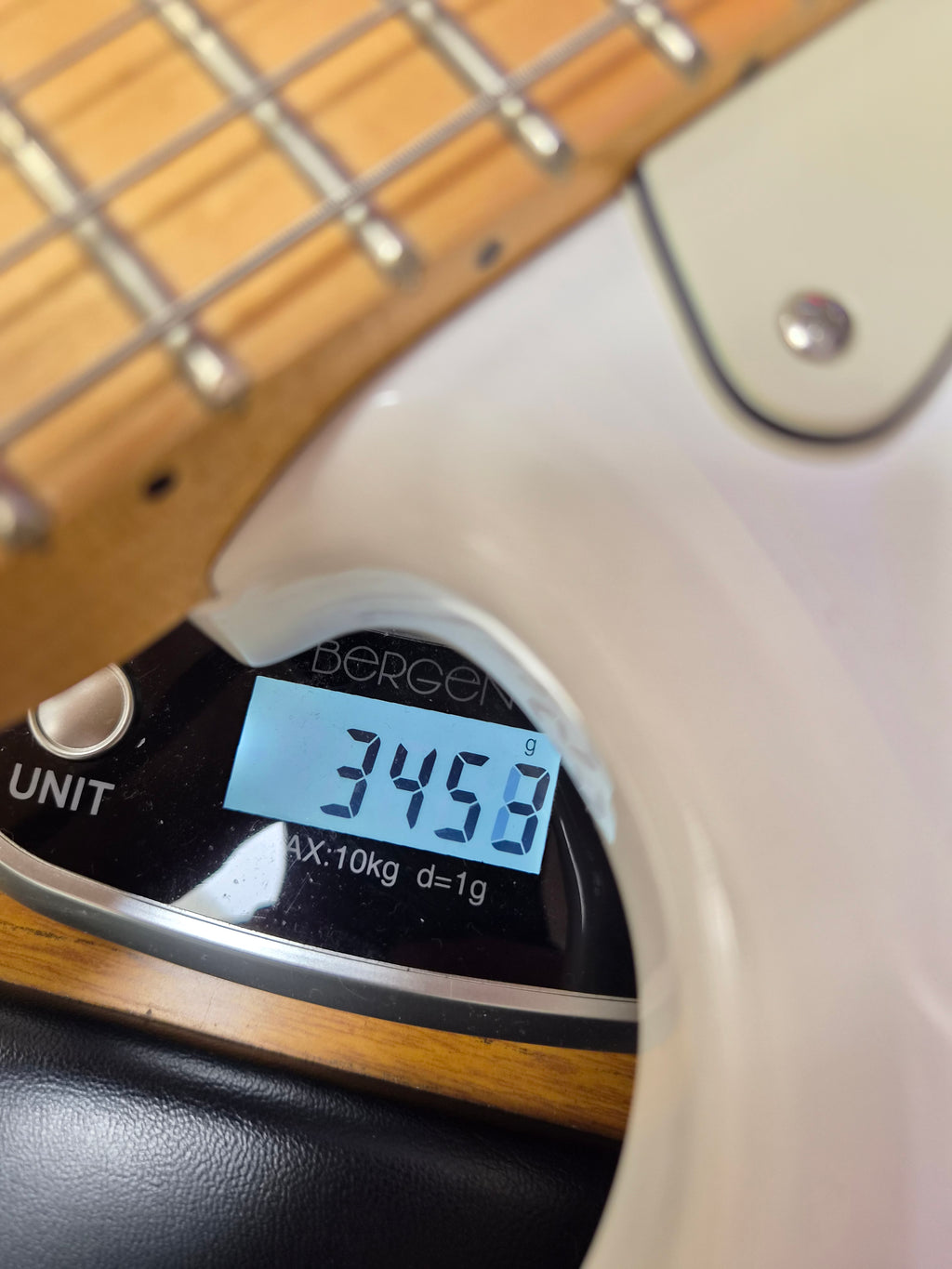 Fender Player Stratocaster HSS 2022 Olympic White