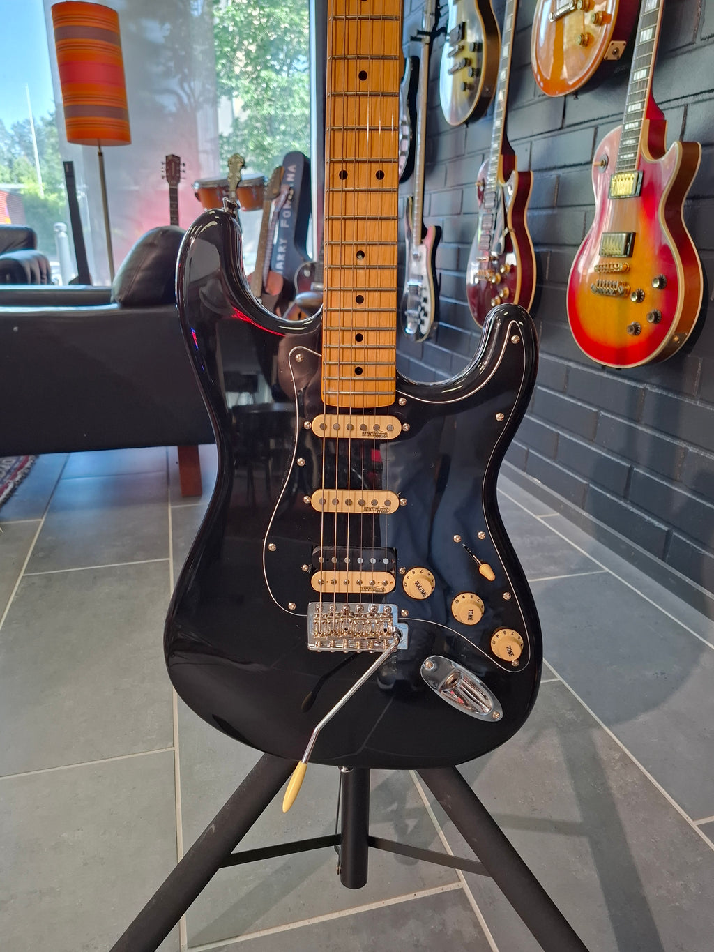 Vintage V6H Reissued Electric Guitar Boulevard Black