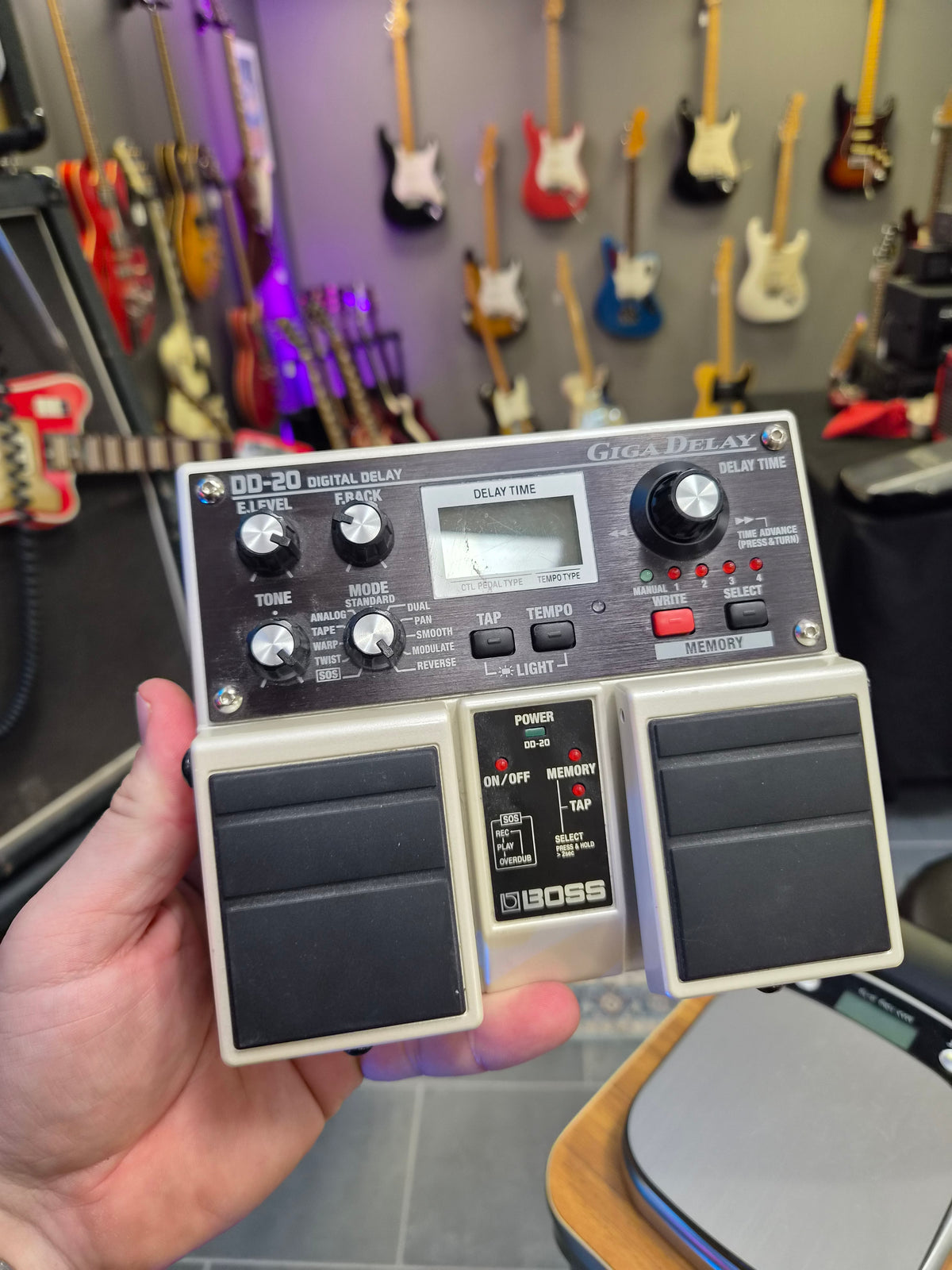 boss delay pedal dd 20 DD-20 Giga – Tonefest Guitar Gallery Size and Model:XL Giant Revolt 2 A Wearable Heads-Up Display 848712071495 up to 23 seconds