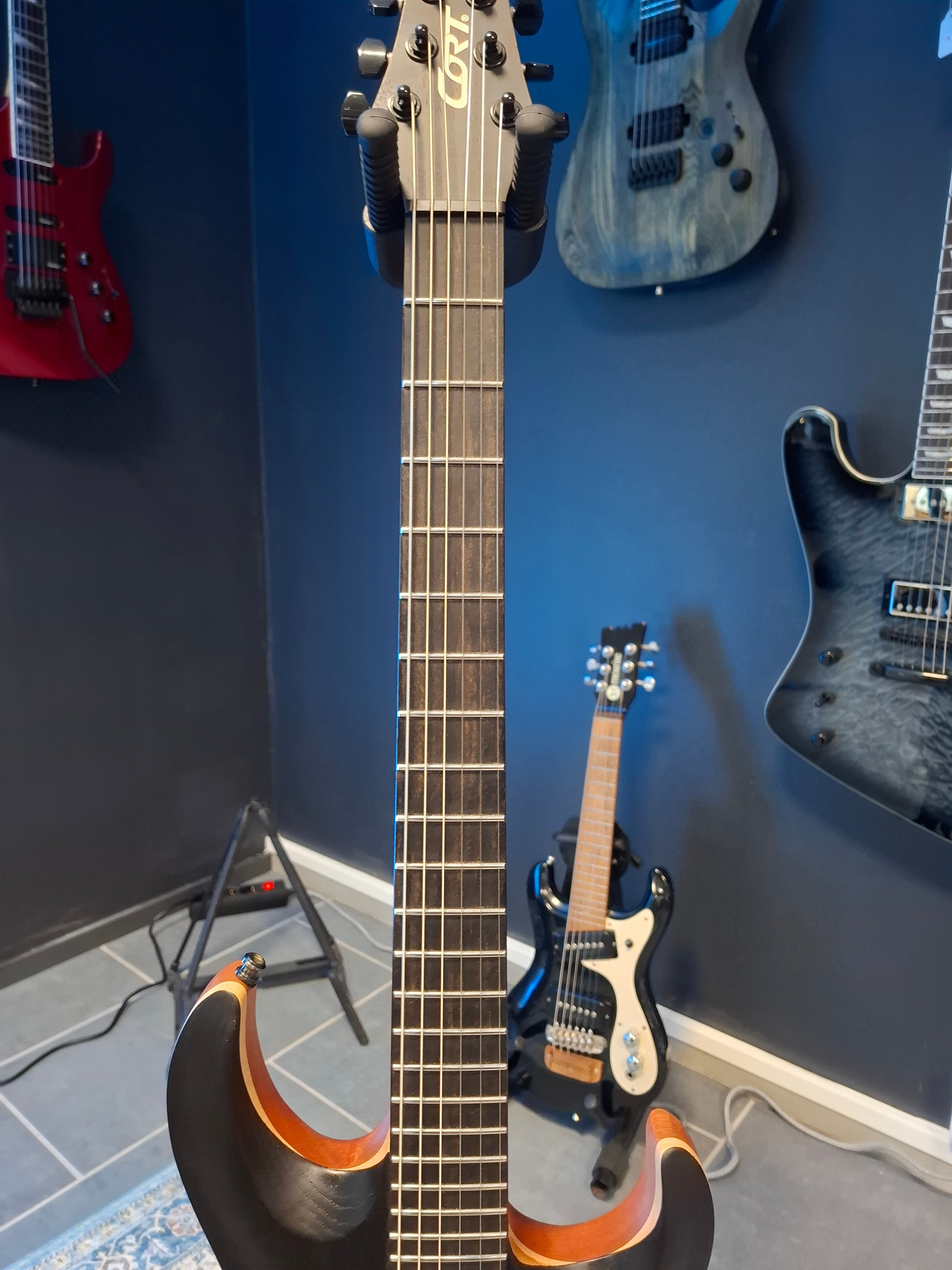 Cort KX700 Evertune Open Pore Black