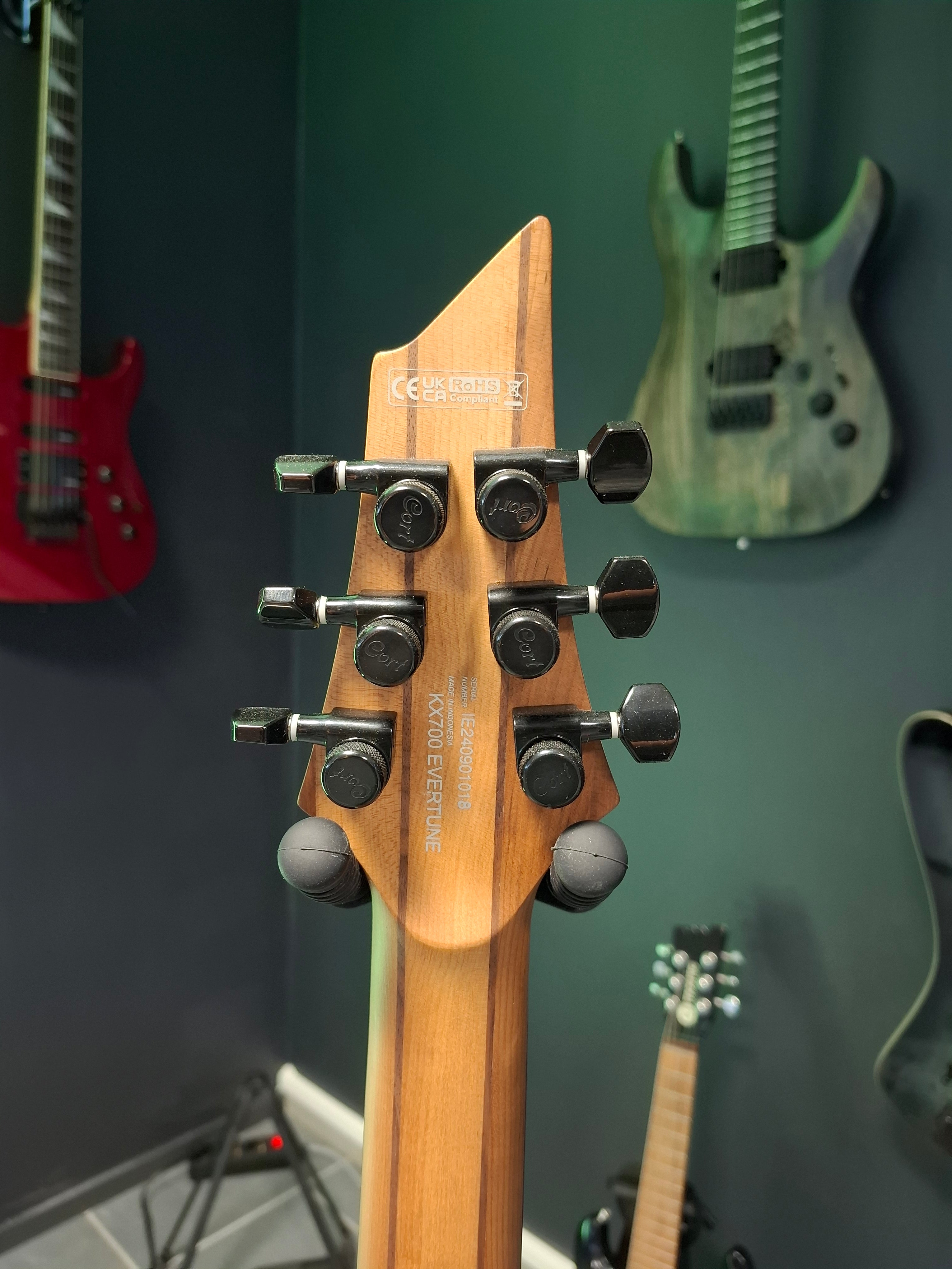 Cort KX700 Evertune Open Pore Black