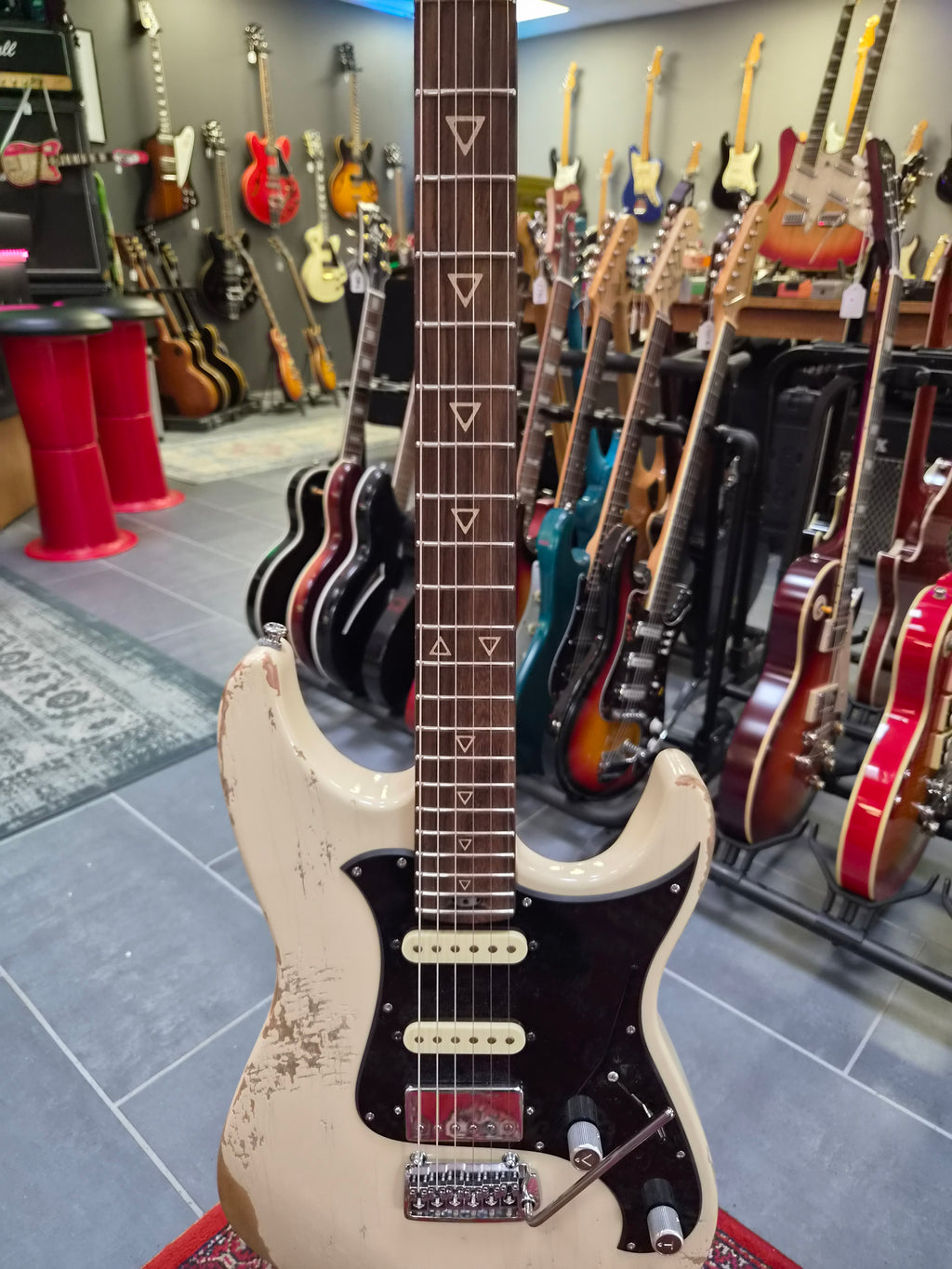 Valiant Soothsayer 2025 Distressed