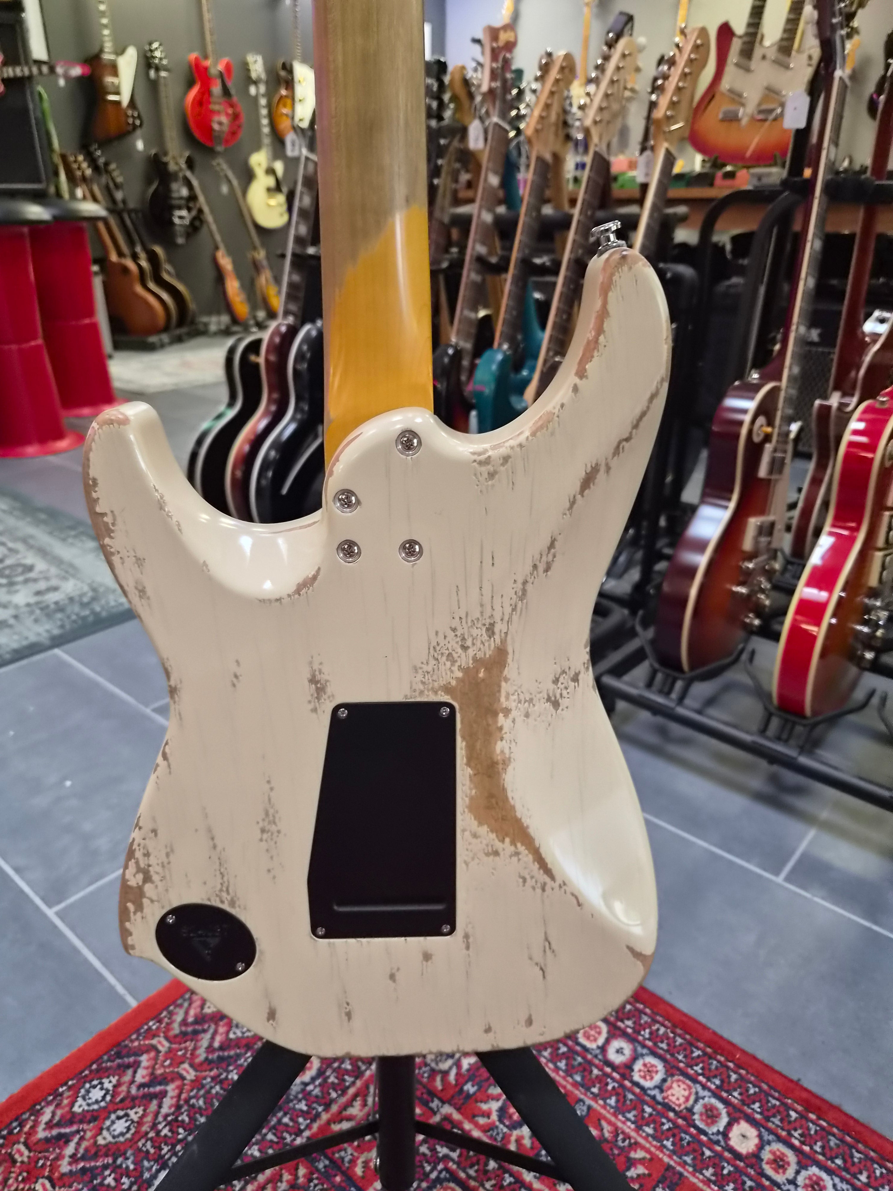 Valiant Soothsayer 2025 Distressed
