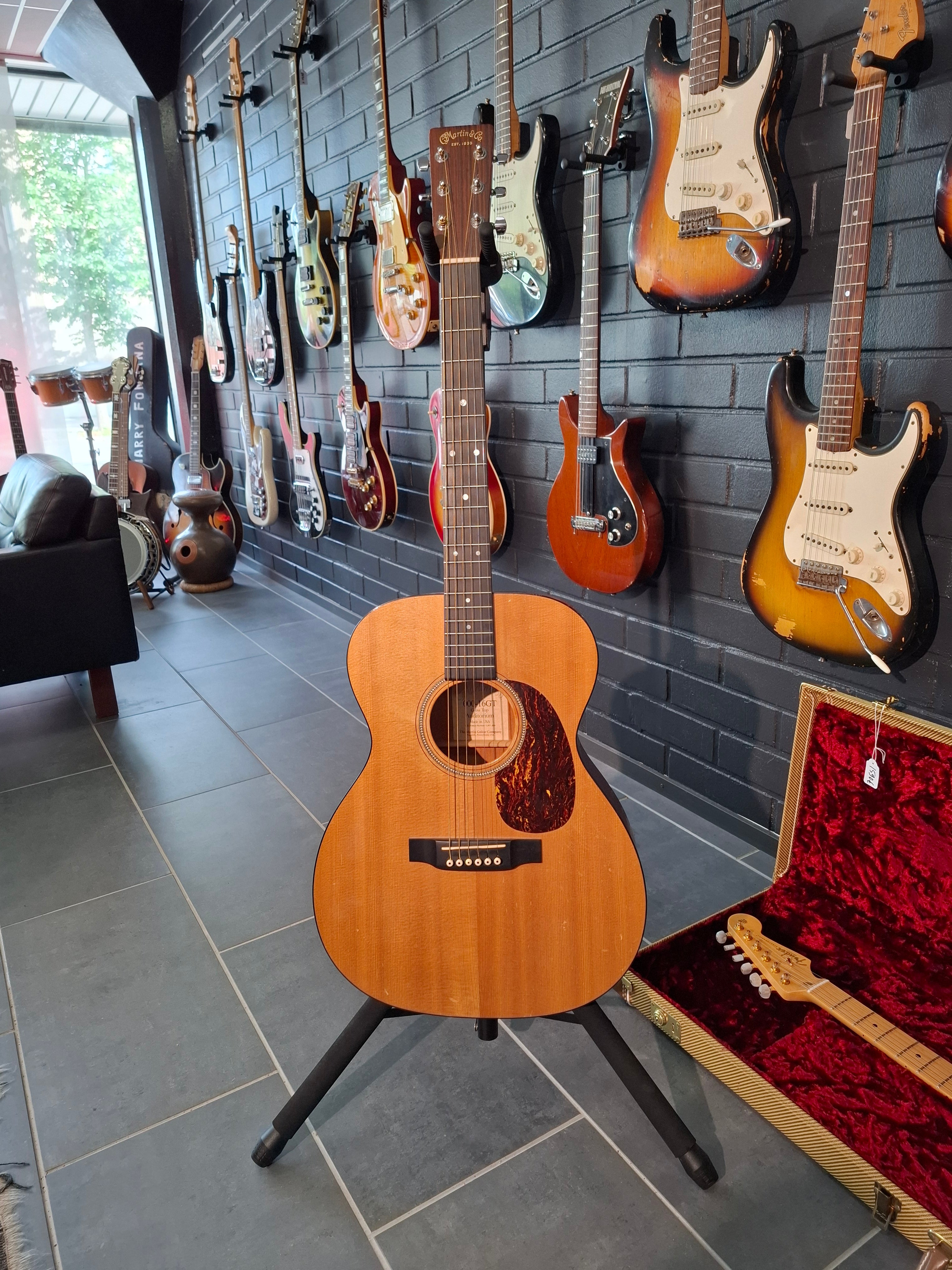 Martin 000-16GT 2006 w/ K&K Pure Pickup
