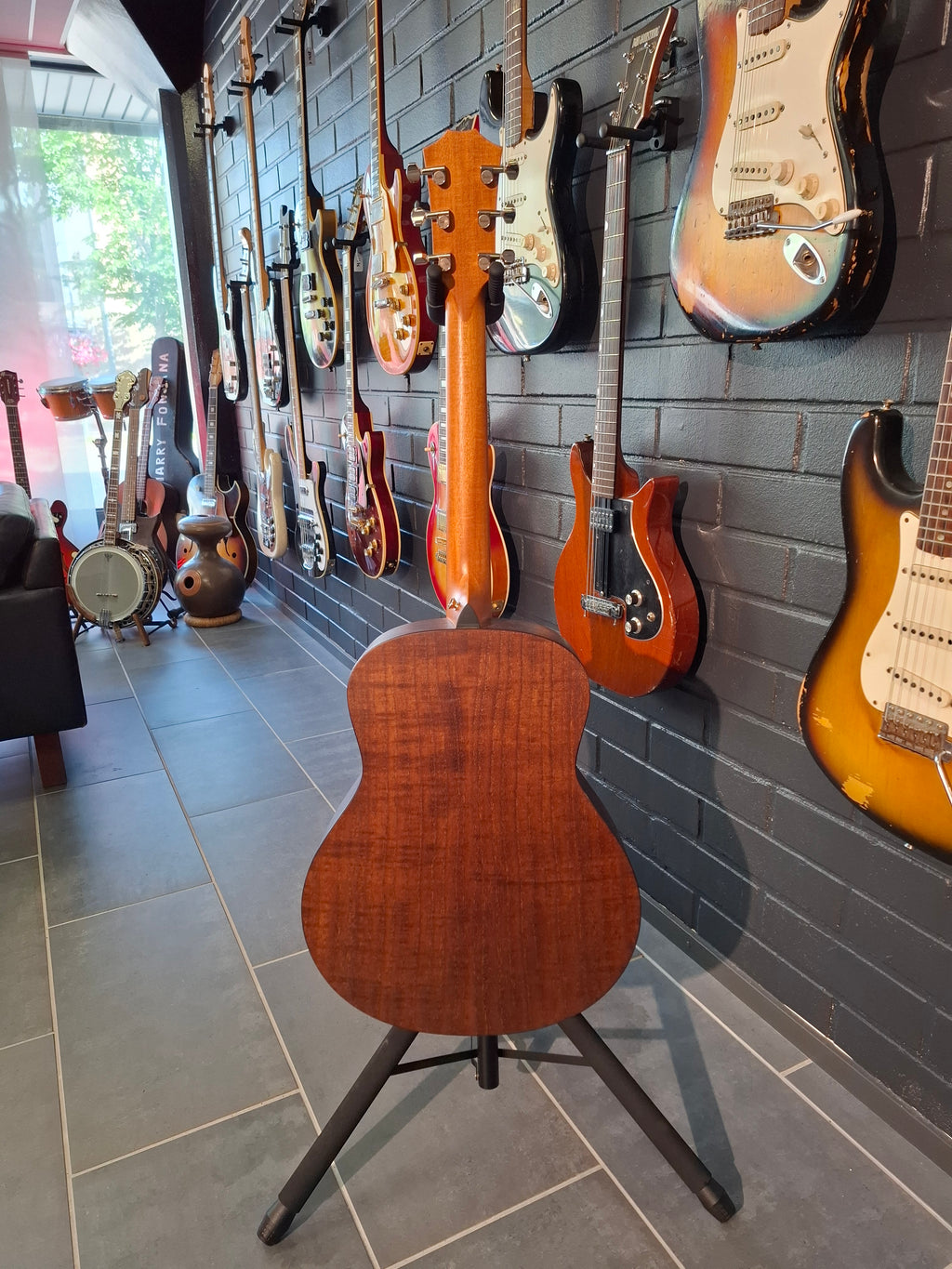 Taylor GT Urban Ash