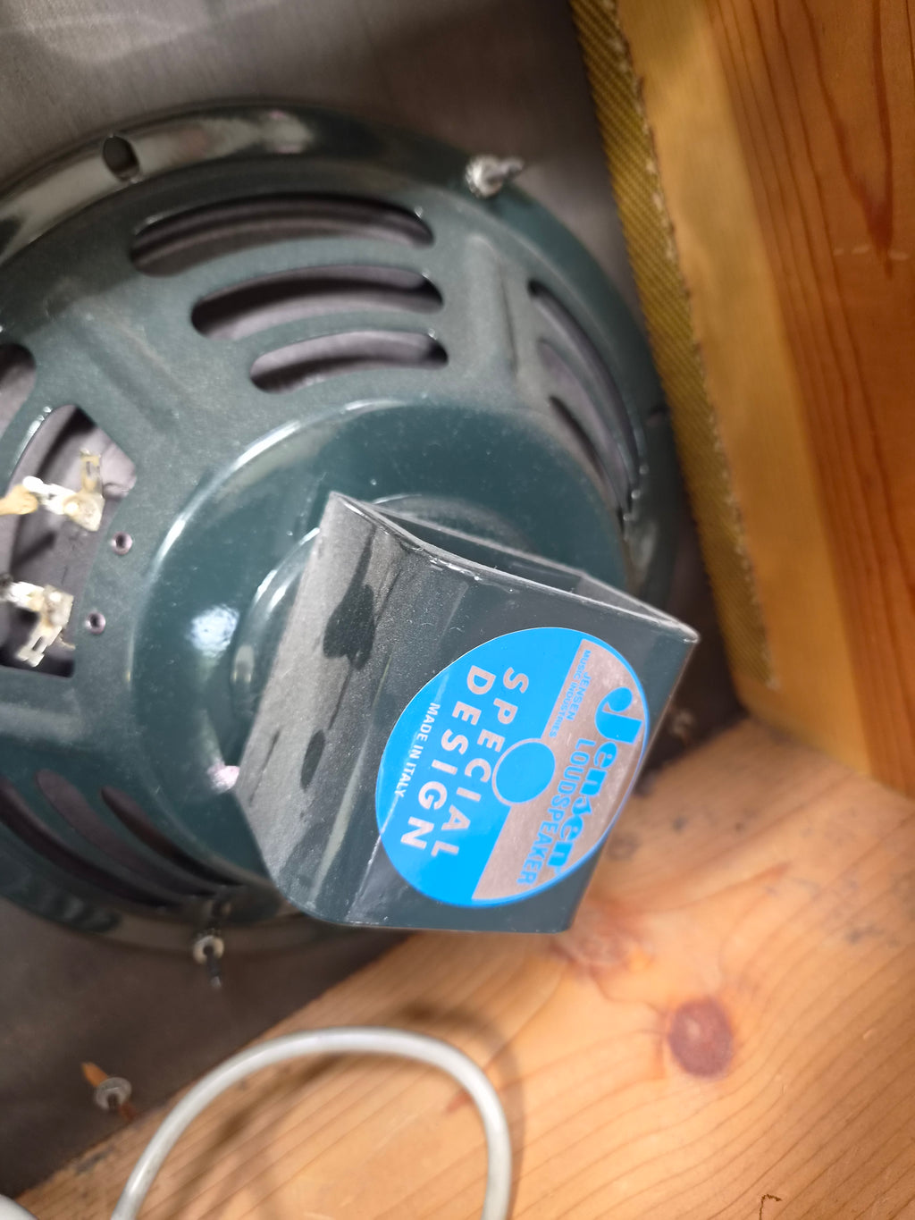 Victoria Amp Co Model 35310