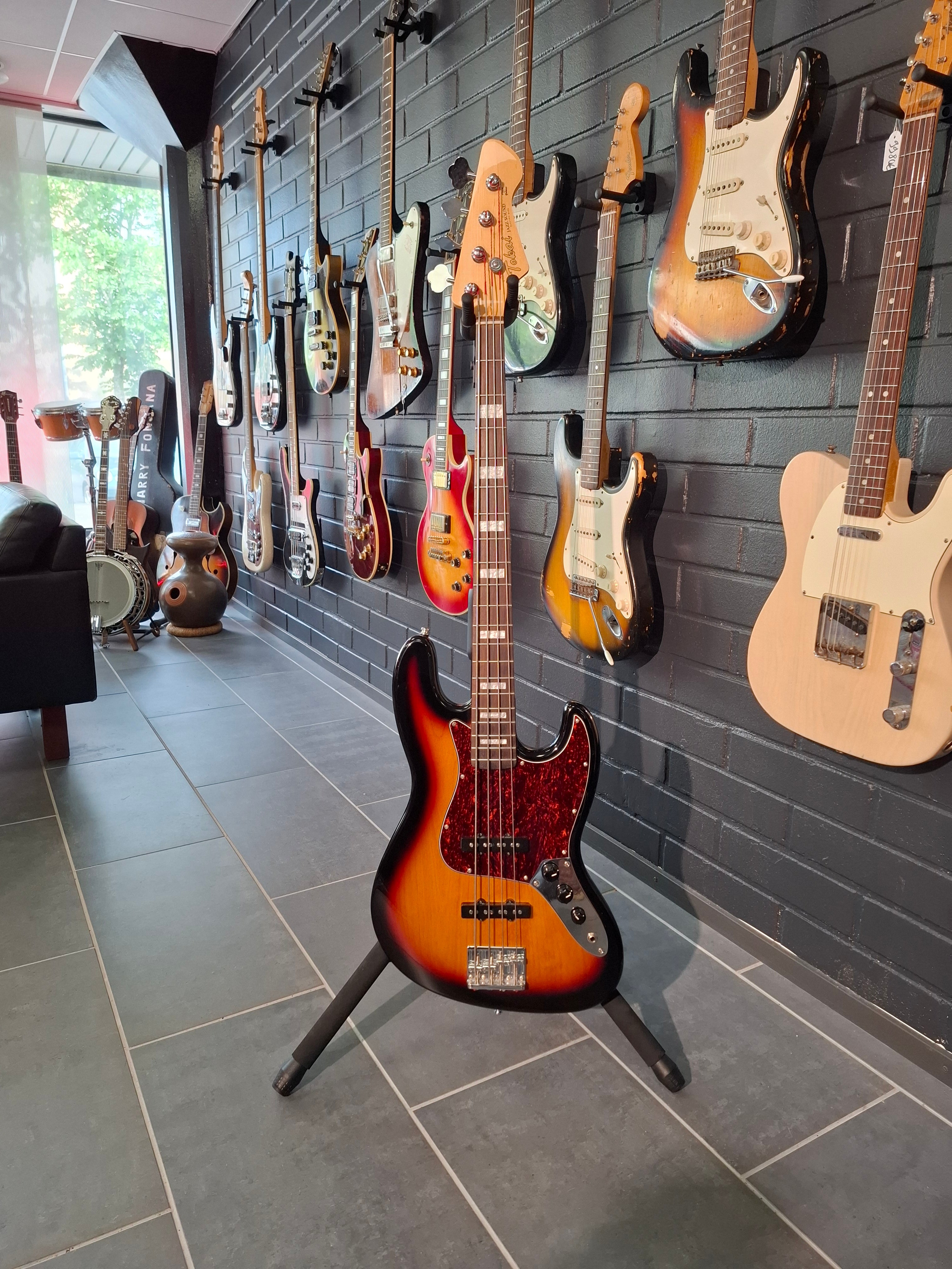 Tokai AJB-28