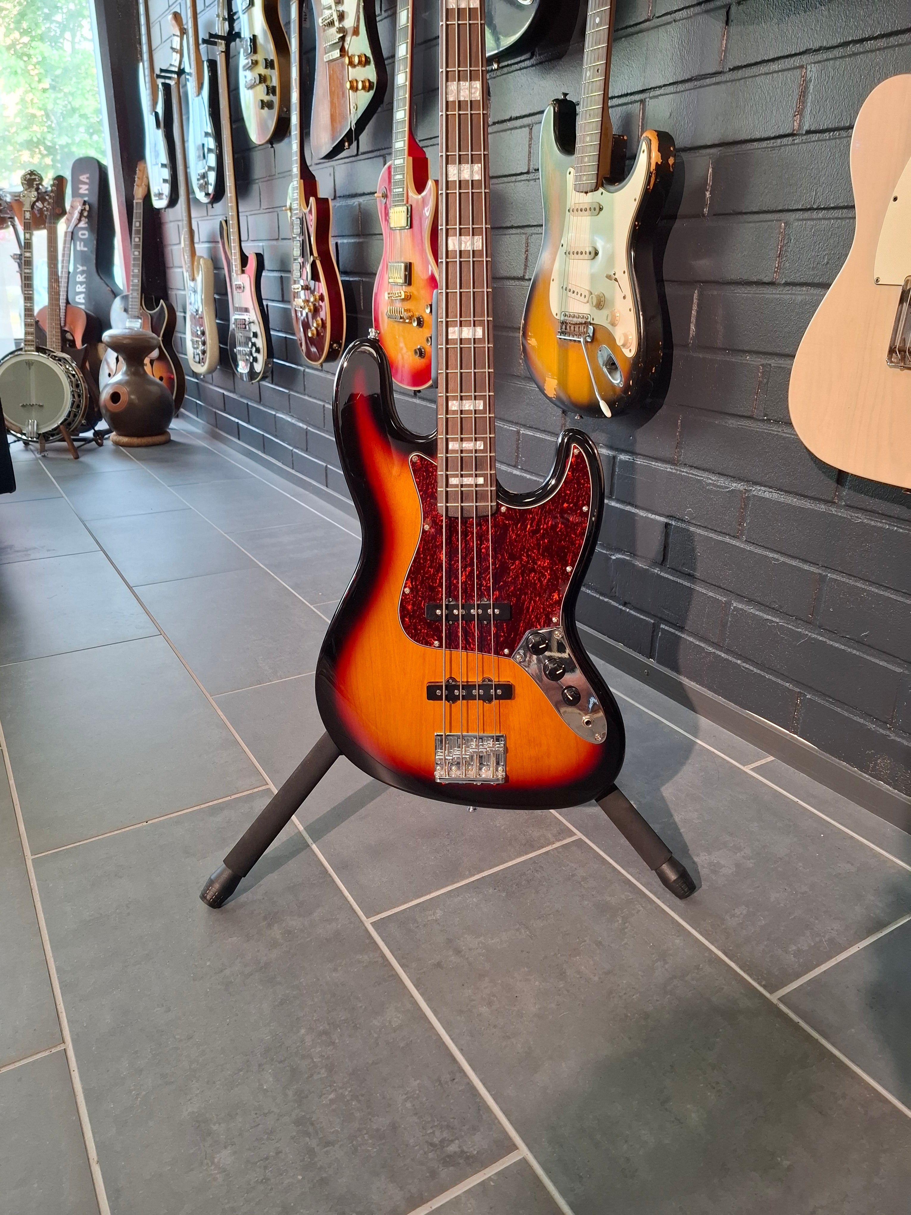 Tokai AJB-28