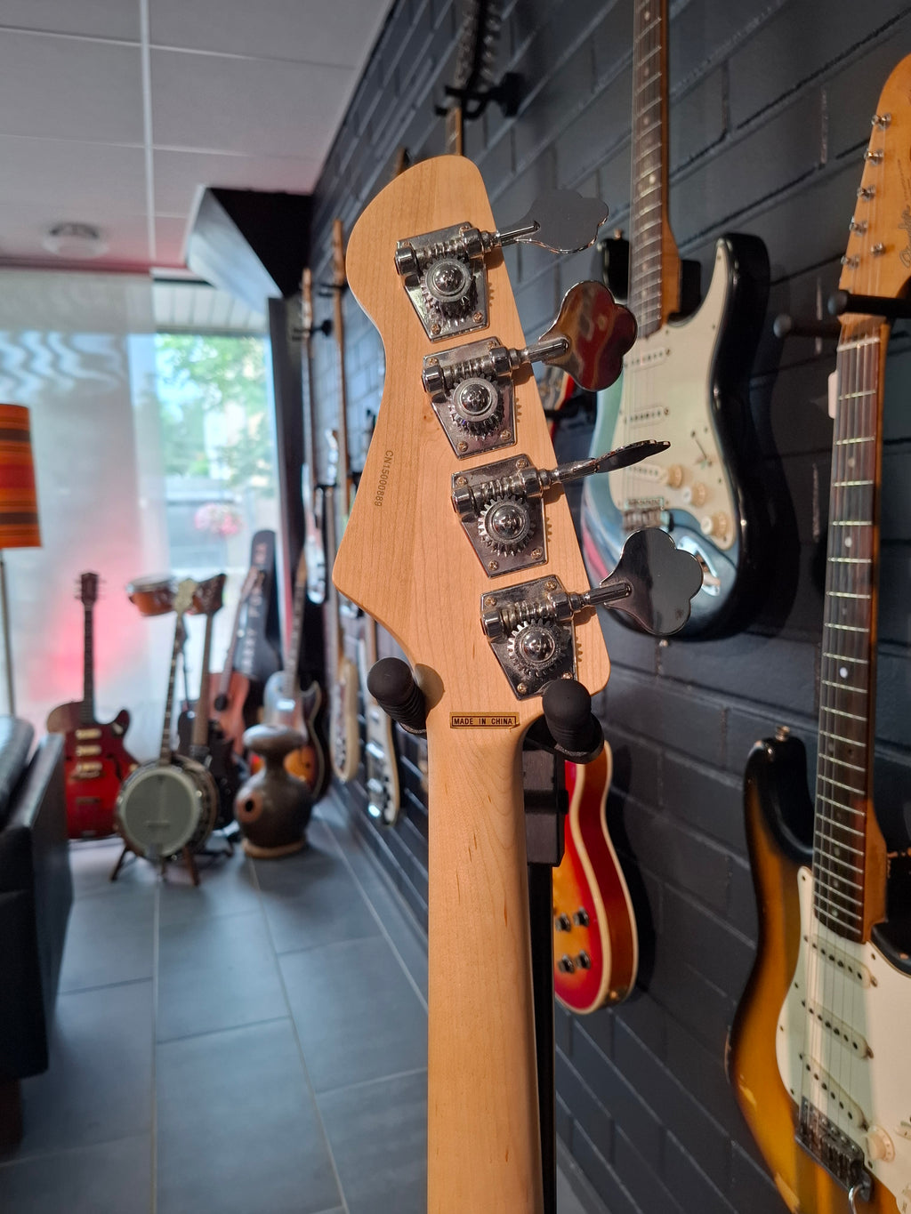 Tokai AJB-28
