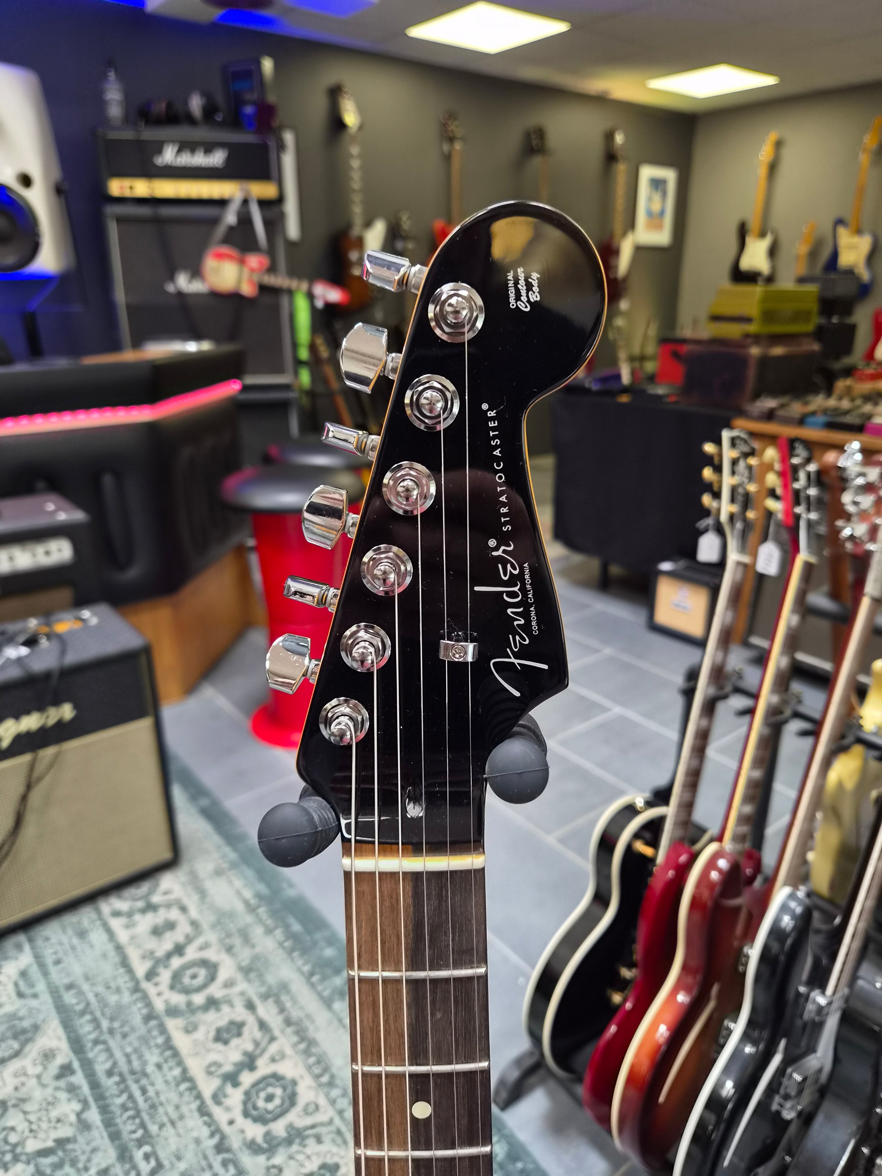 Fender Limited Edition American Professional II Stratocaster Ebony Fingerboard Candy Apple Red