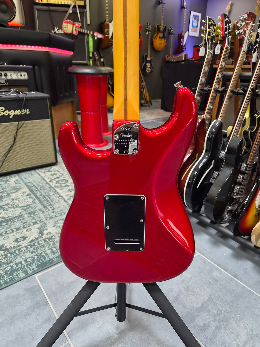 Fender Limited Edition American Professional II Stratocaster Ebony Fingerboard Candy Apple Red