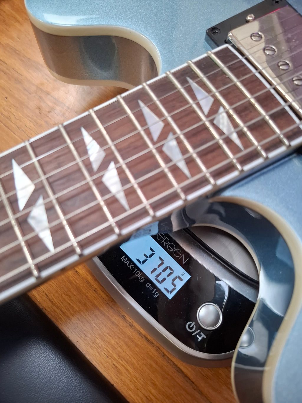 Epiphone DG-335
