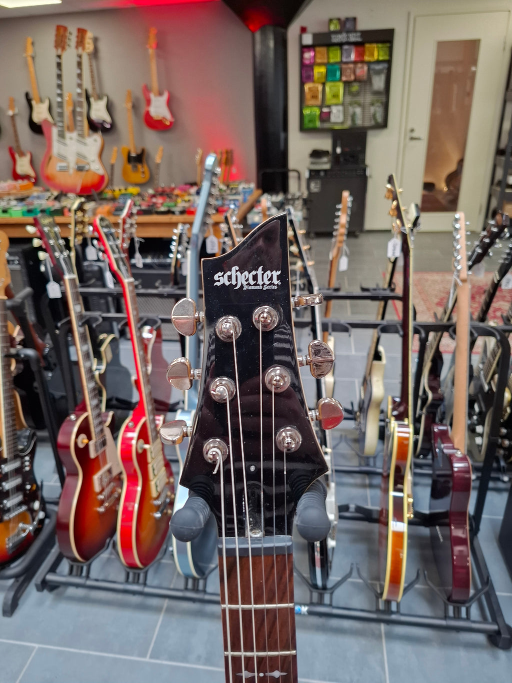 Schecter Omen 6