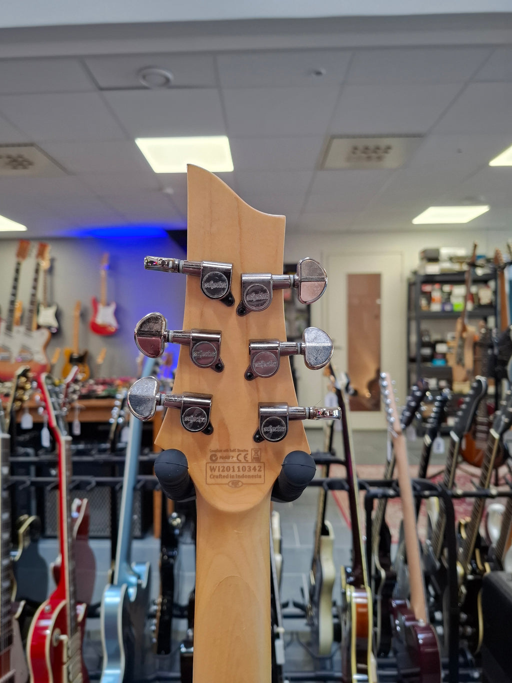 Schecter Omen 6