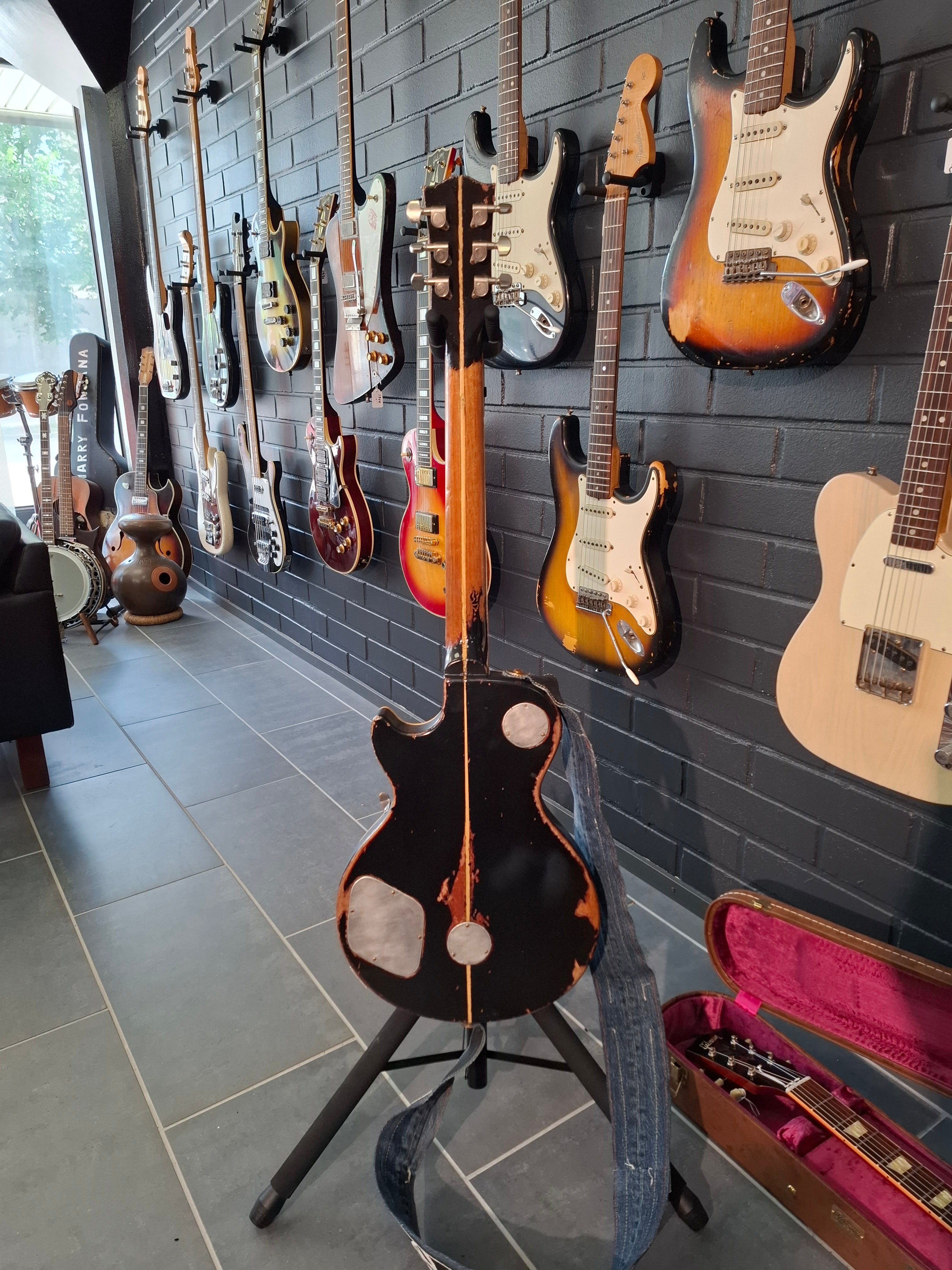 Visual Clone Guitars Neil Young Old Black Clone "Faber"