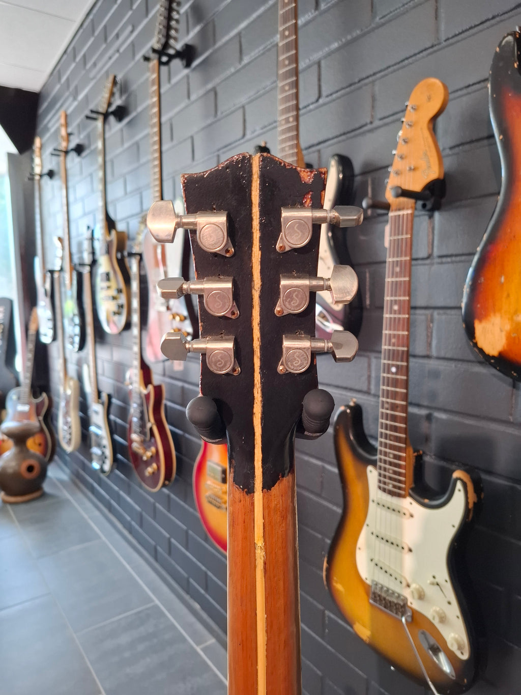Visual Clone Guitars Neil Young Old Black Clone "Faber"